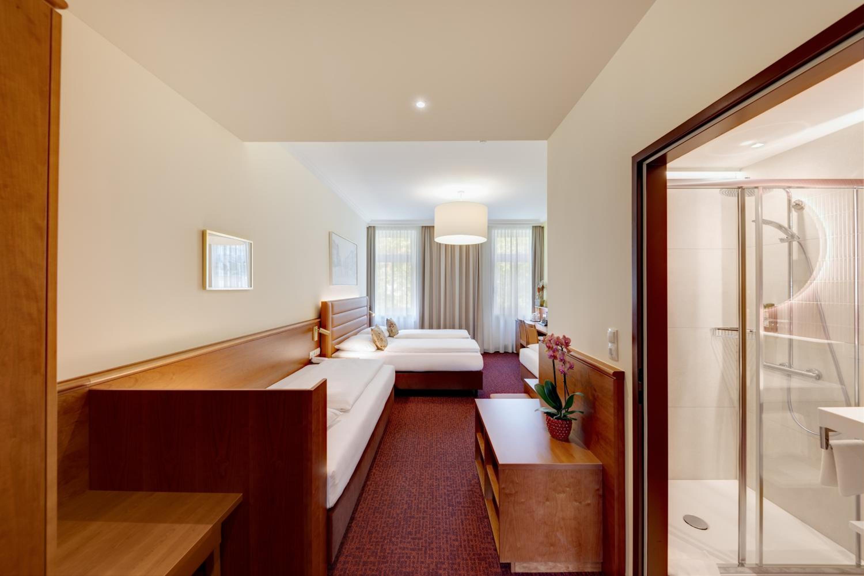 Quadruple Room SMART street view photo 1
