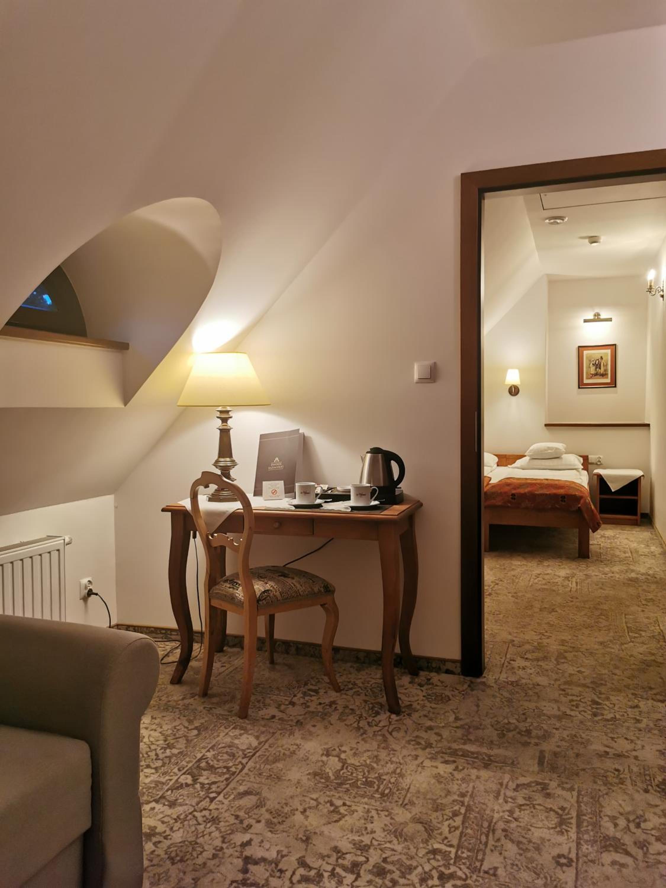 One-Bedroom Apartment - Photo 2