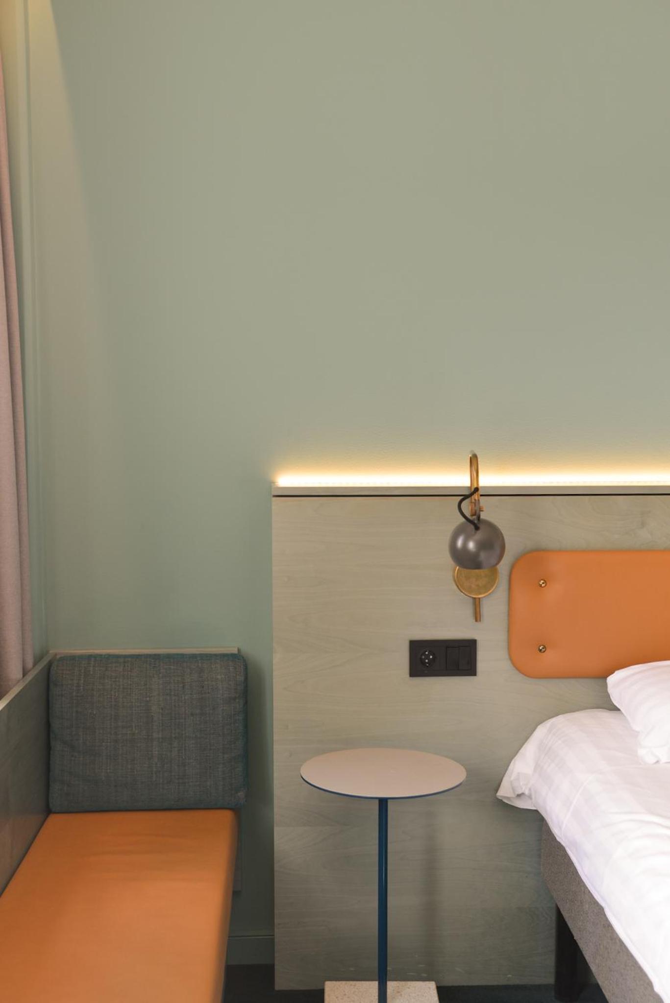 Standard Twin Room - Photo 2