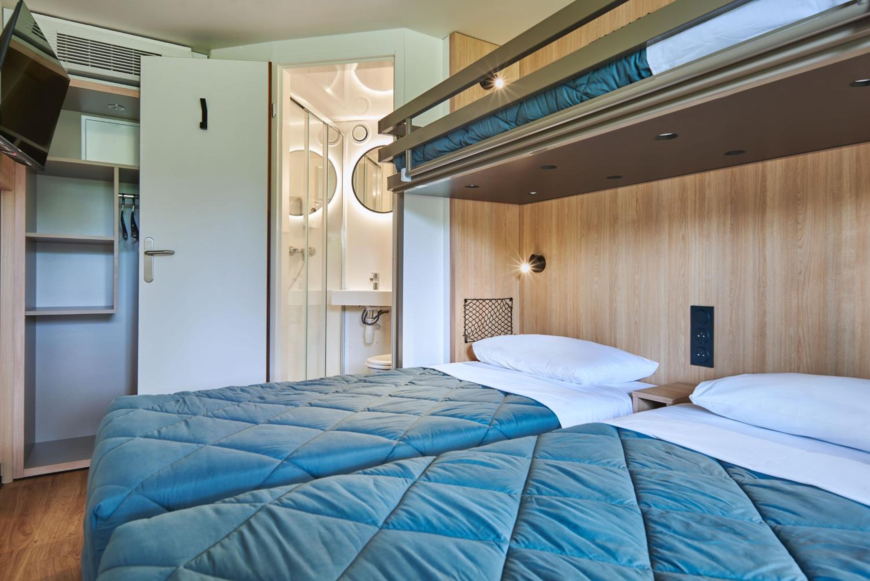 Triple Room - 2 Single Beds 1 Bunk Bed - Photo 5