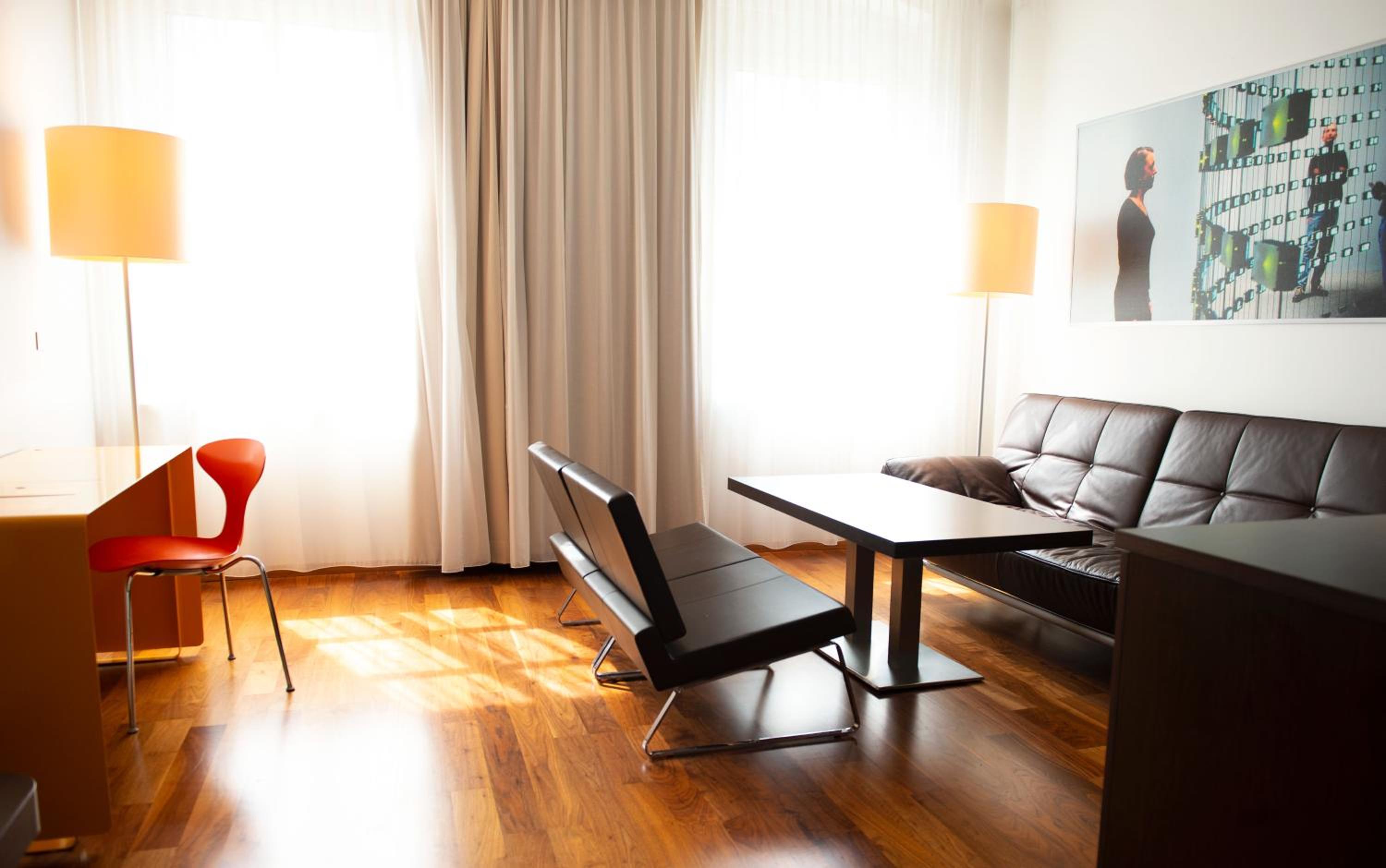 Suite - Photo 2