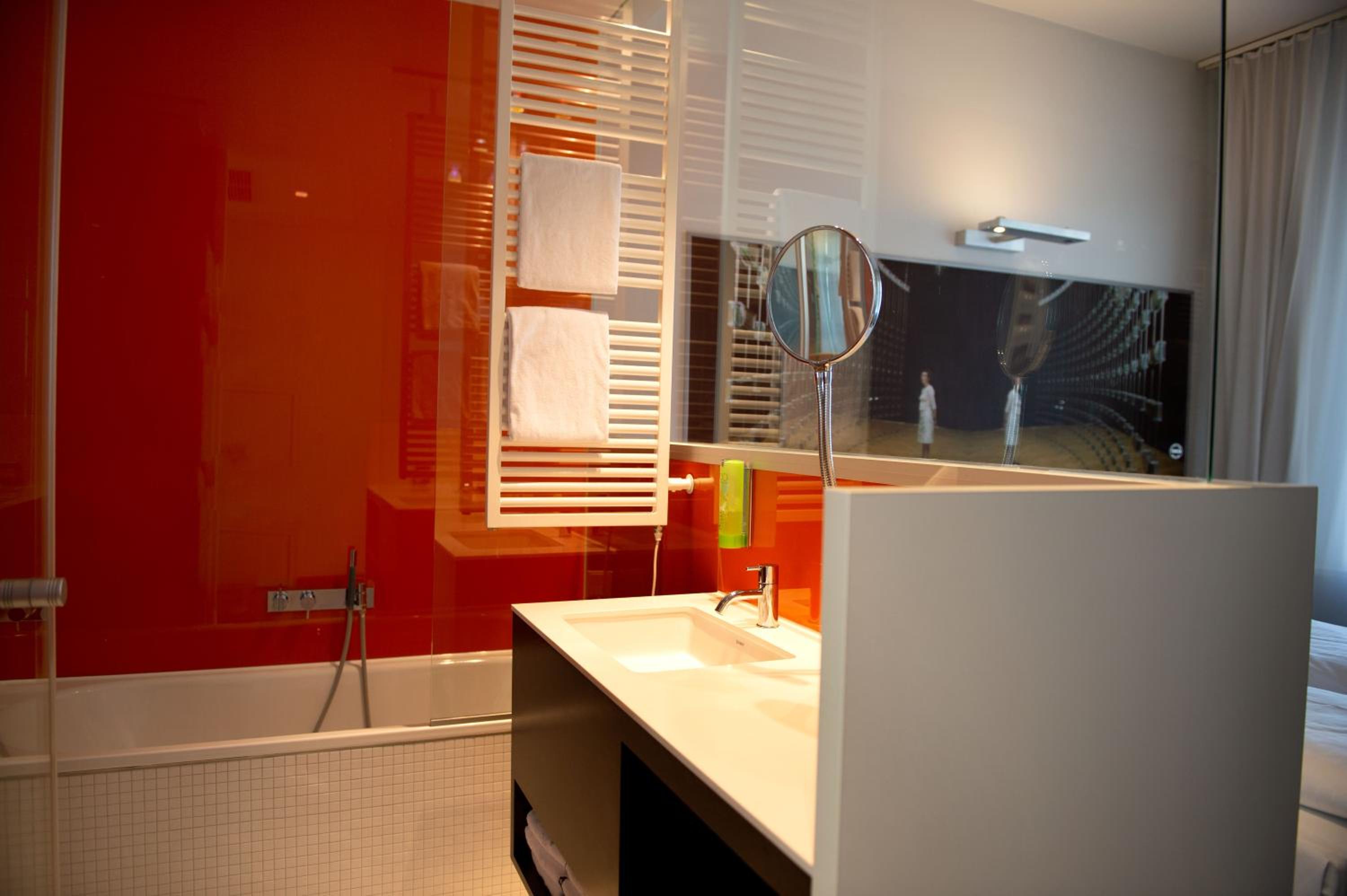 Suite - Photo 4