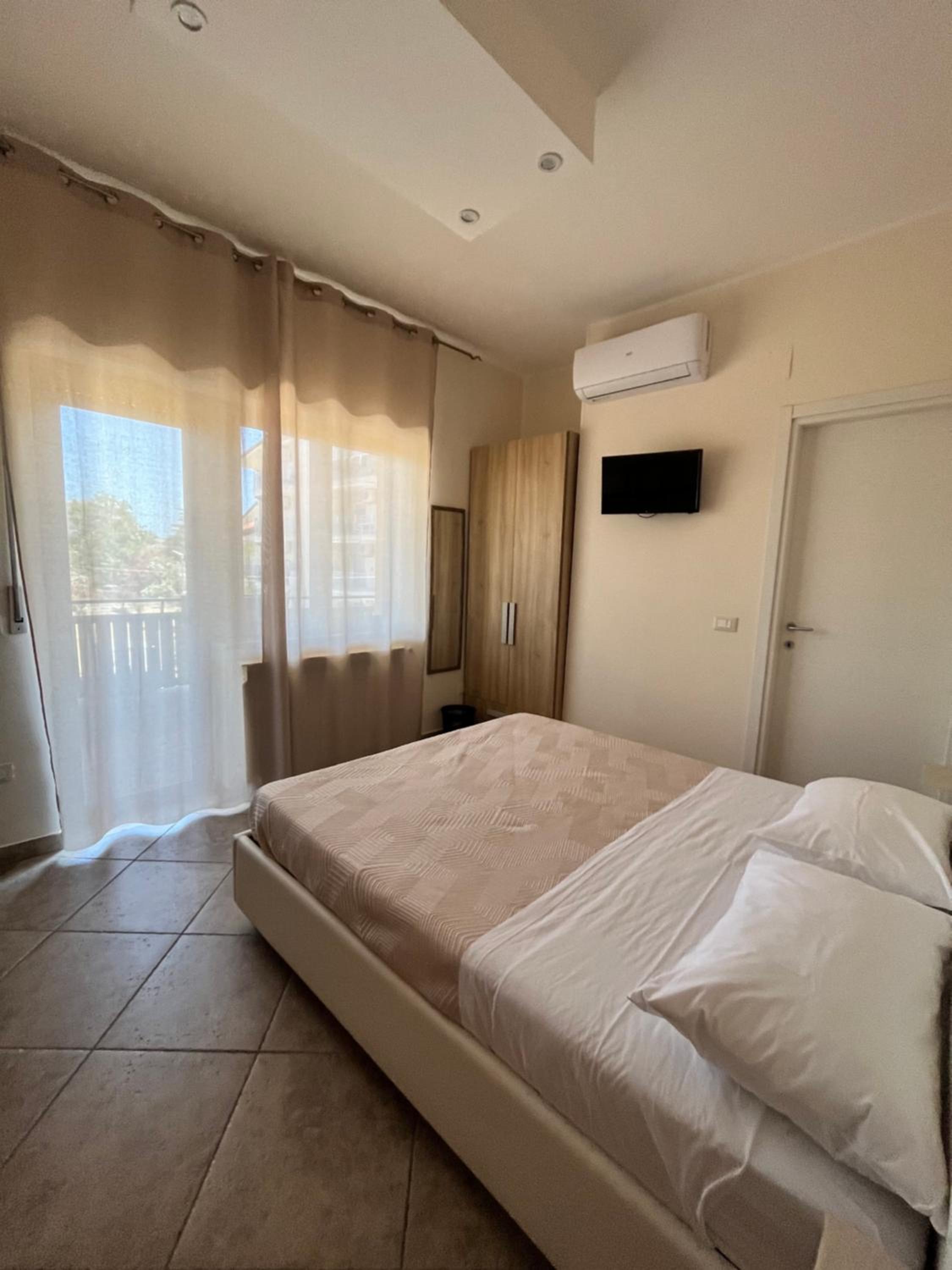 Quadruple Room with Private Bathroom photo 2