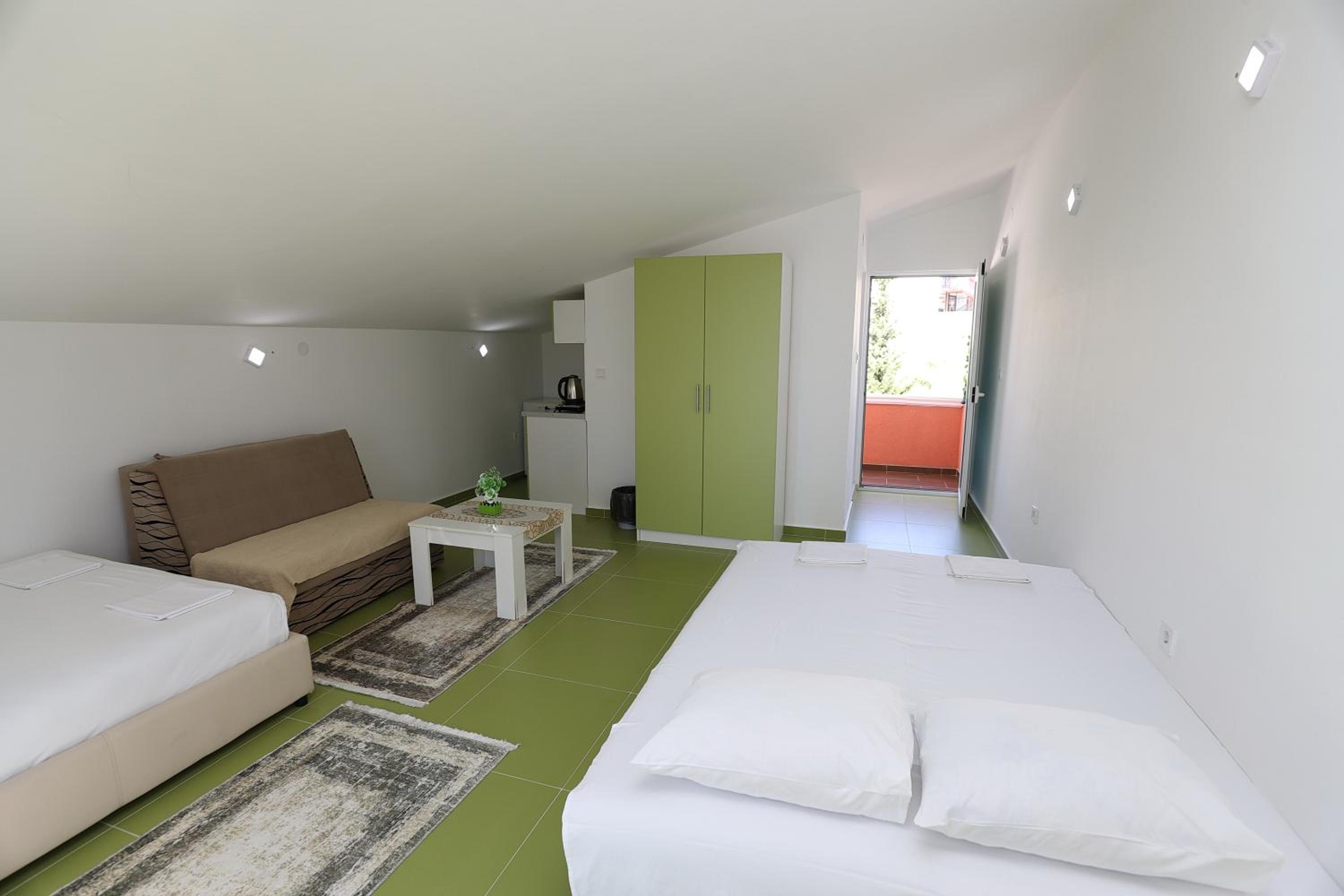 Apartment photo 2