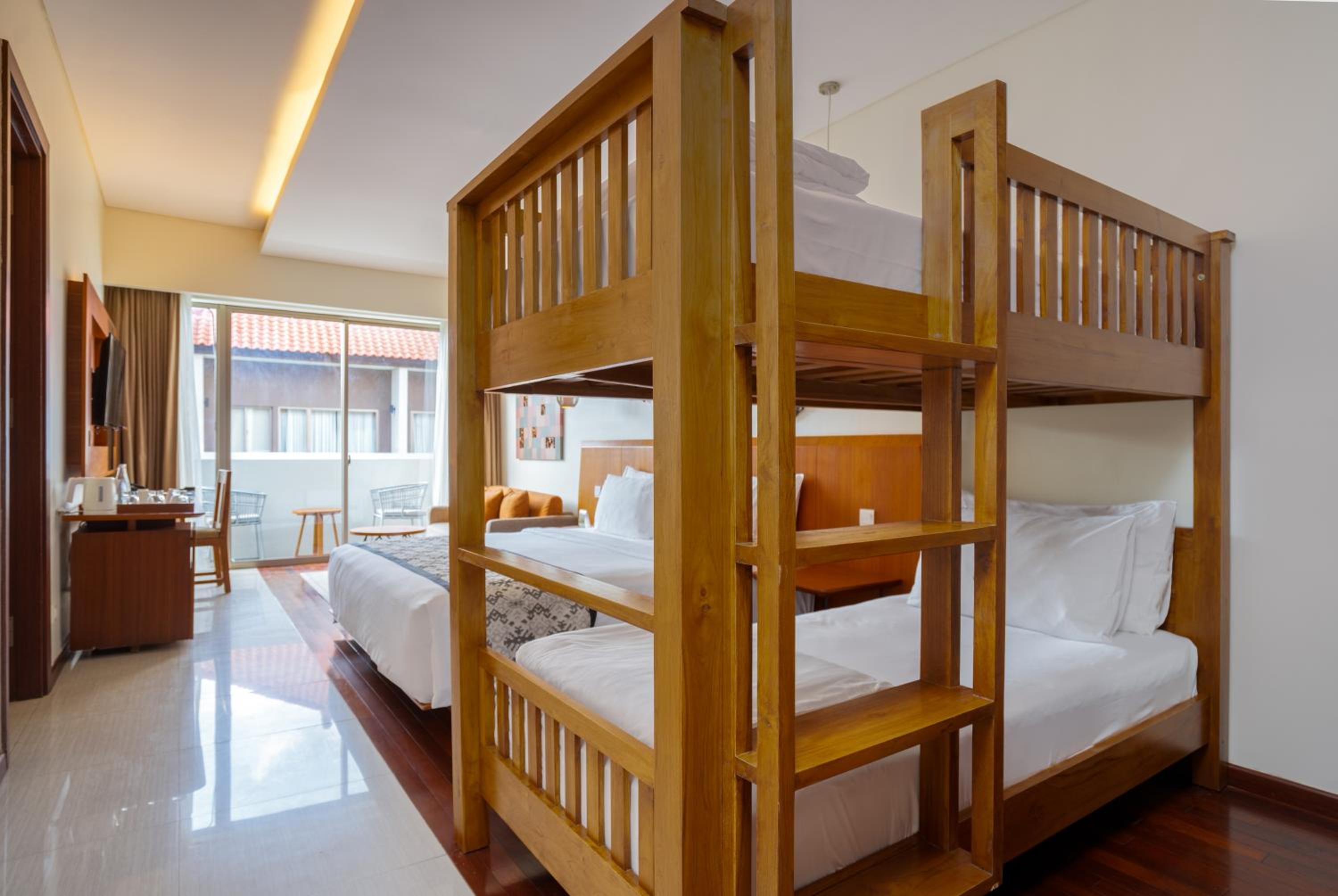 Deluxe Family Room