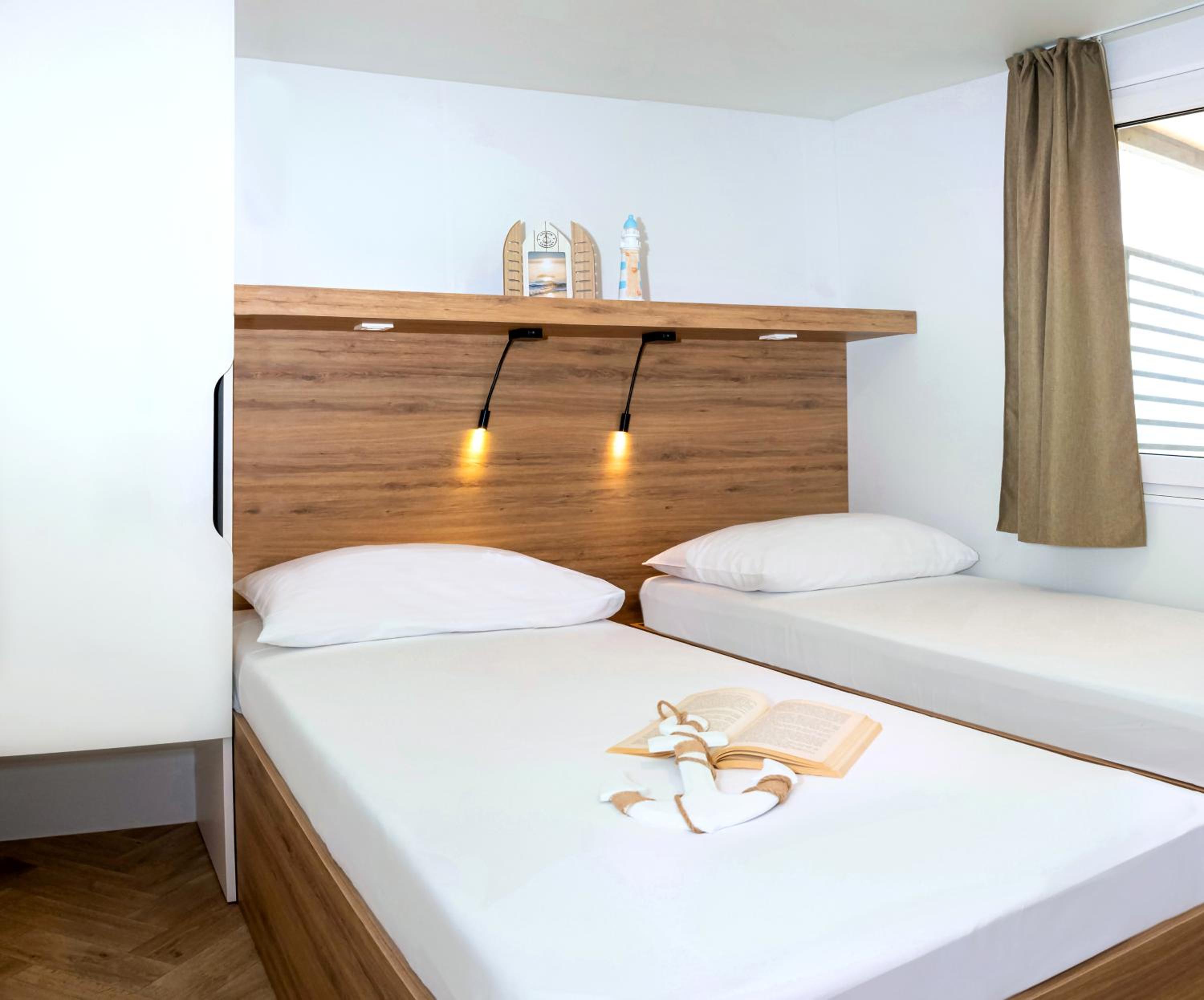 Mobile home Adria superior 4+1 (L) with Whirlpool  photo 2