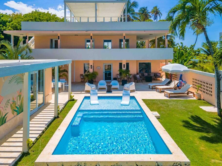 Villa photo 1
