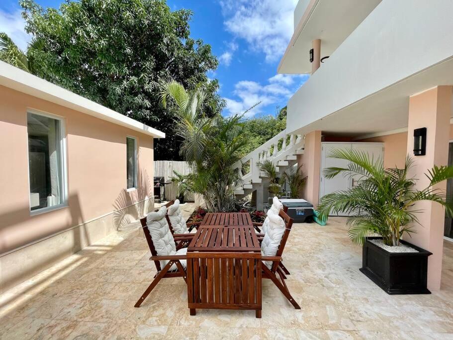 Villa photo 2
