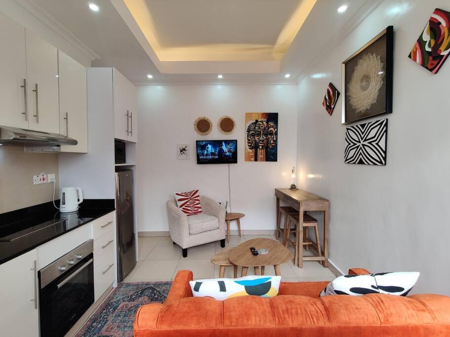 One-Bedroom Apartment photo 1