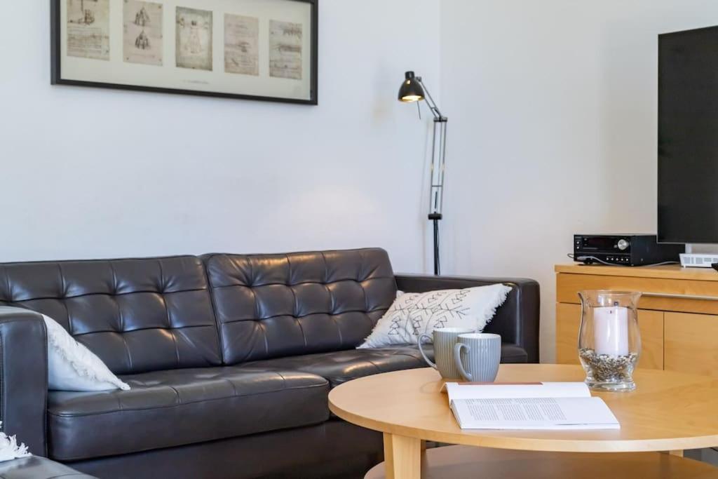 Apartamento de dos habitaciones con terraza y vista al mar