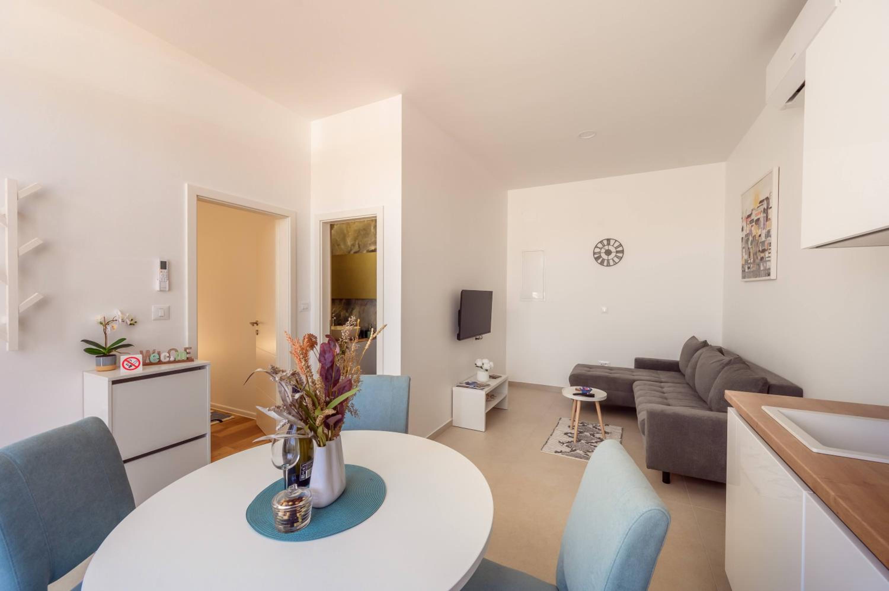 One-Bedroom Apartment with Terrace