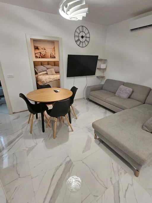 One-Bedroom Apartment With Garden View