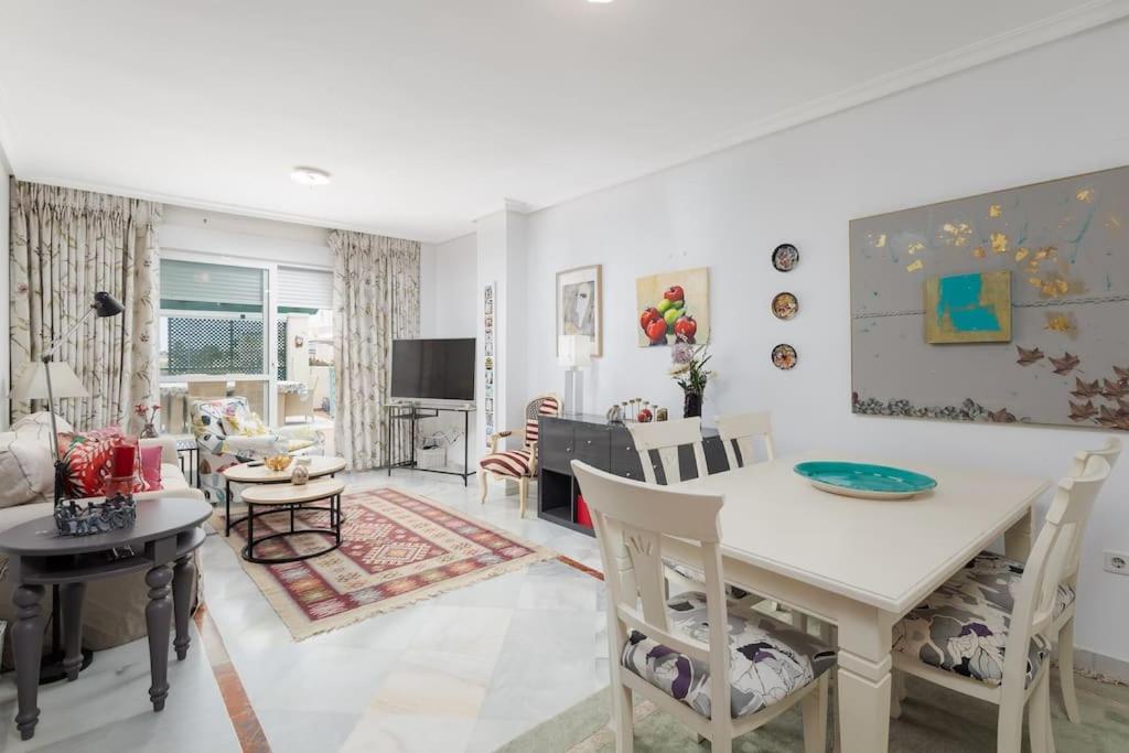 Apartamento de Dos Habitaciones con Terraza