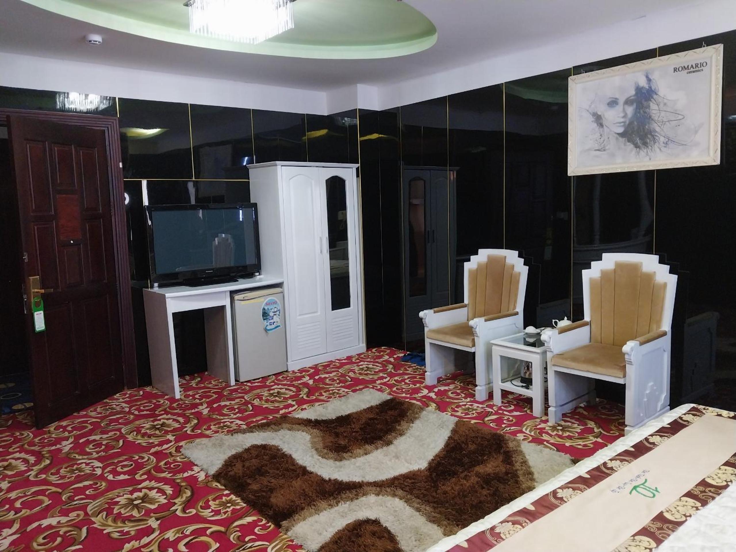 Deluxe King Room photo 3