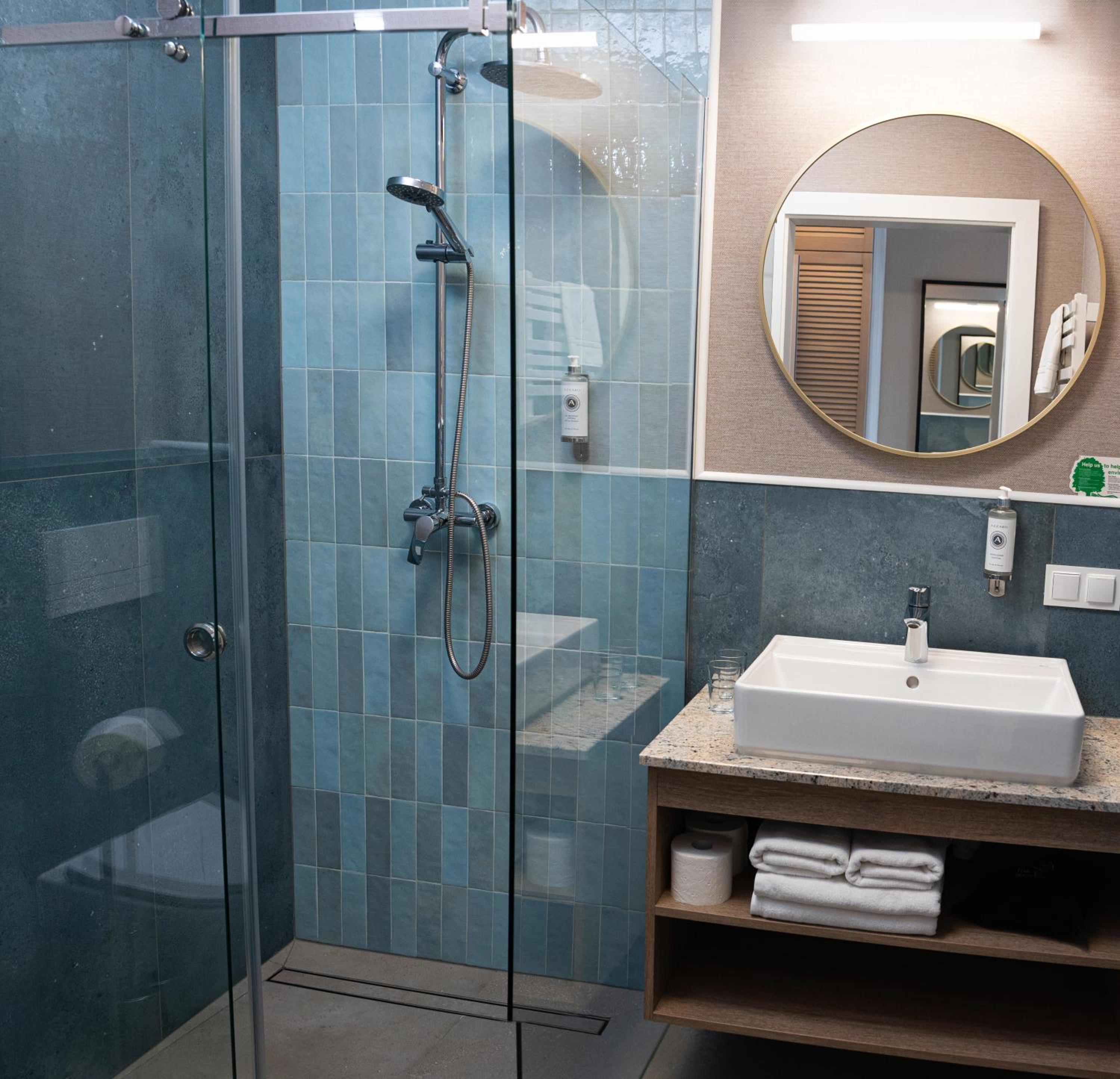 One-Bedroom Apartment (Adults Only) - Photo 3