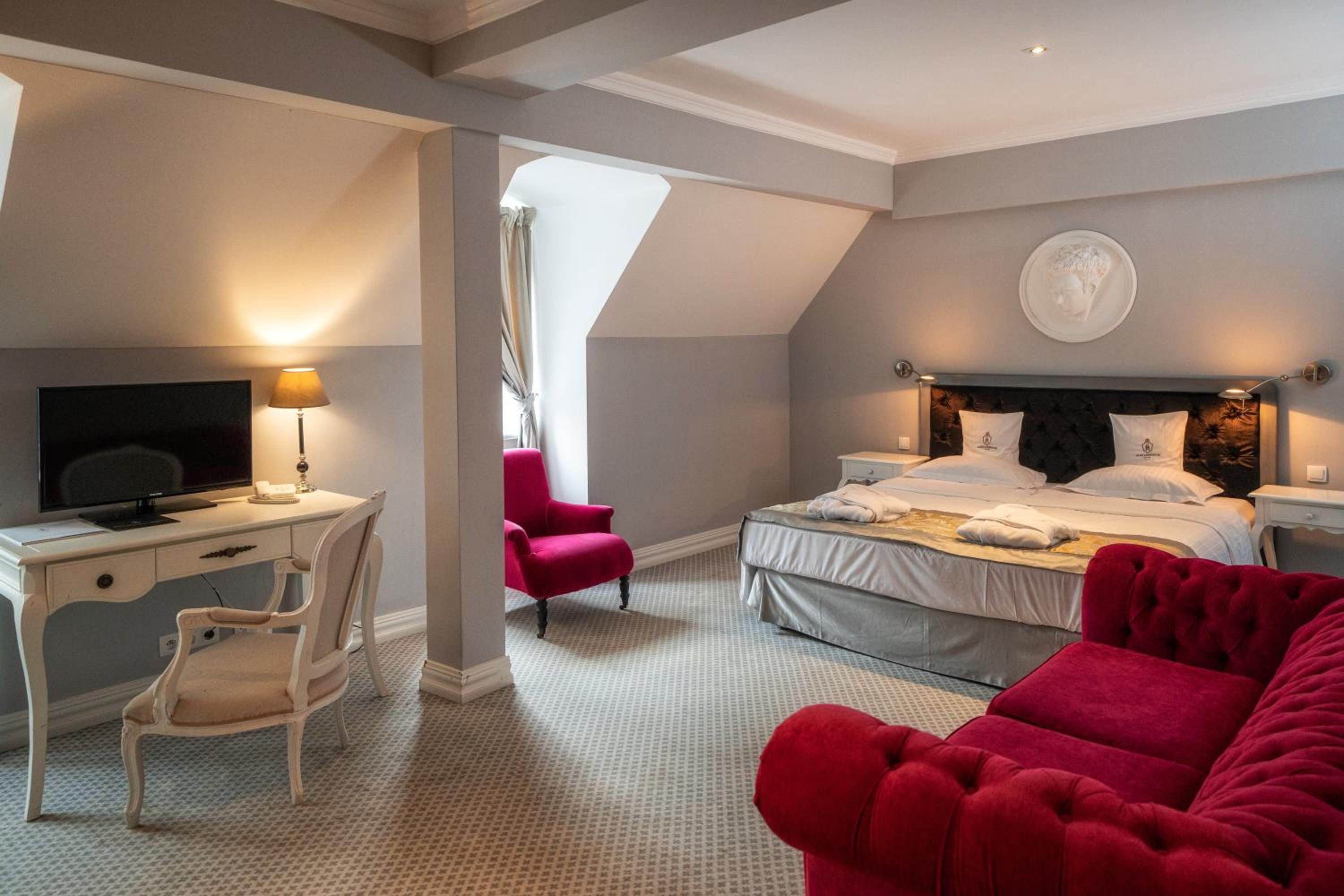 Superior King Room - Photo 2