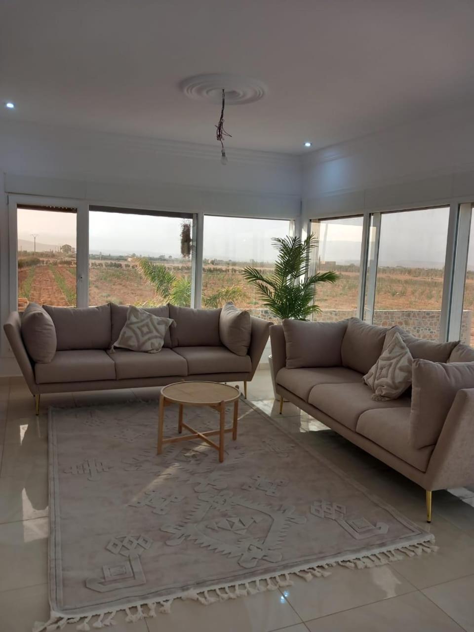 Villa photo 1