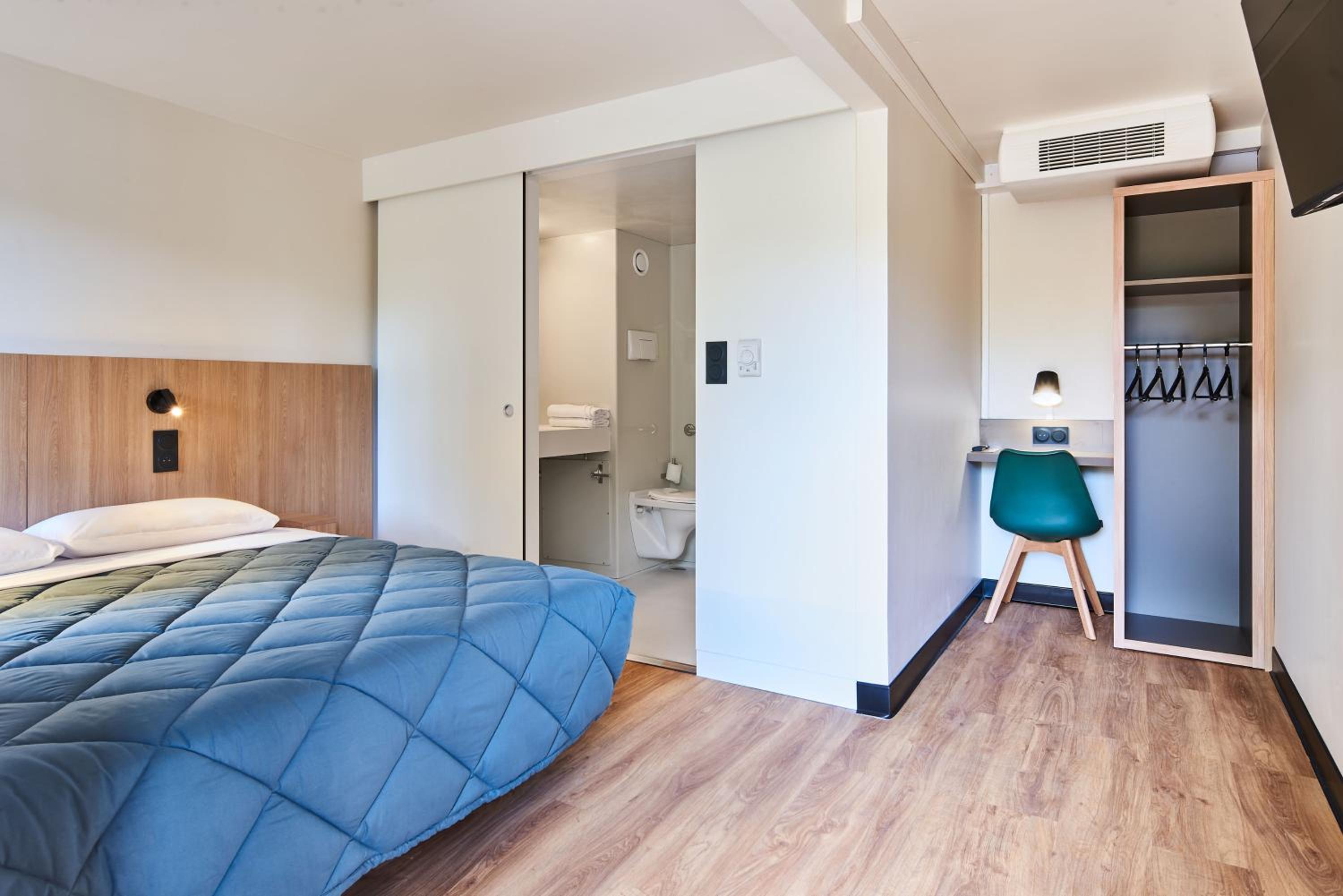 Double Room - Photo 7
