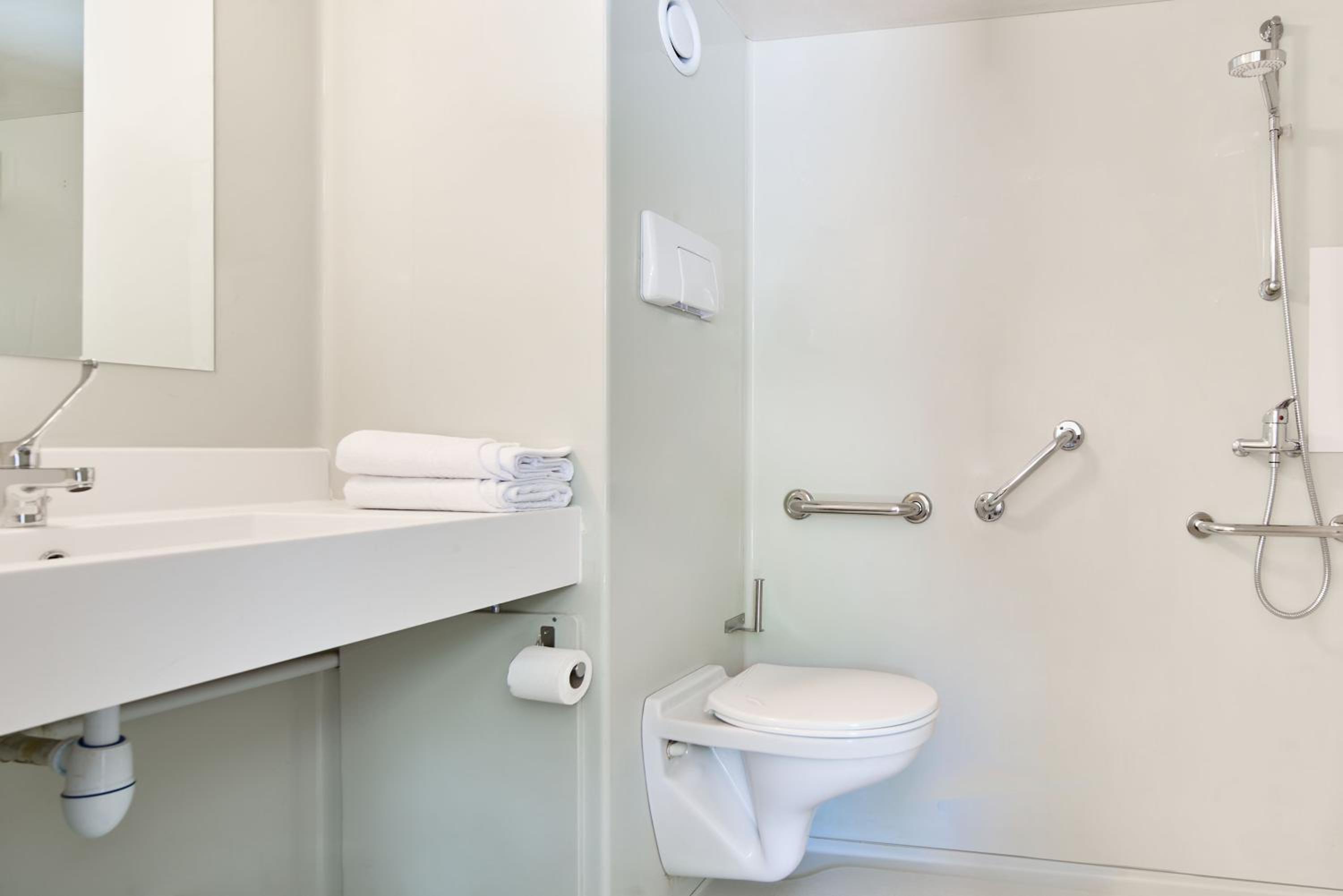 Double Room - Photo 6