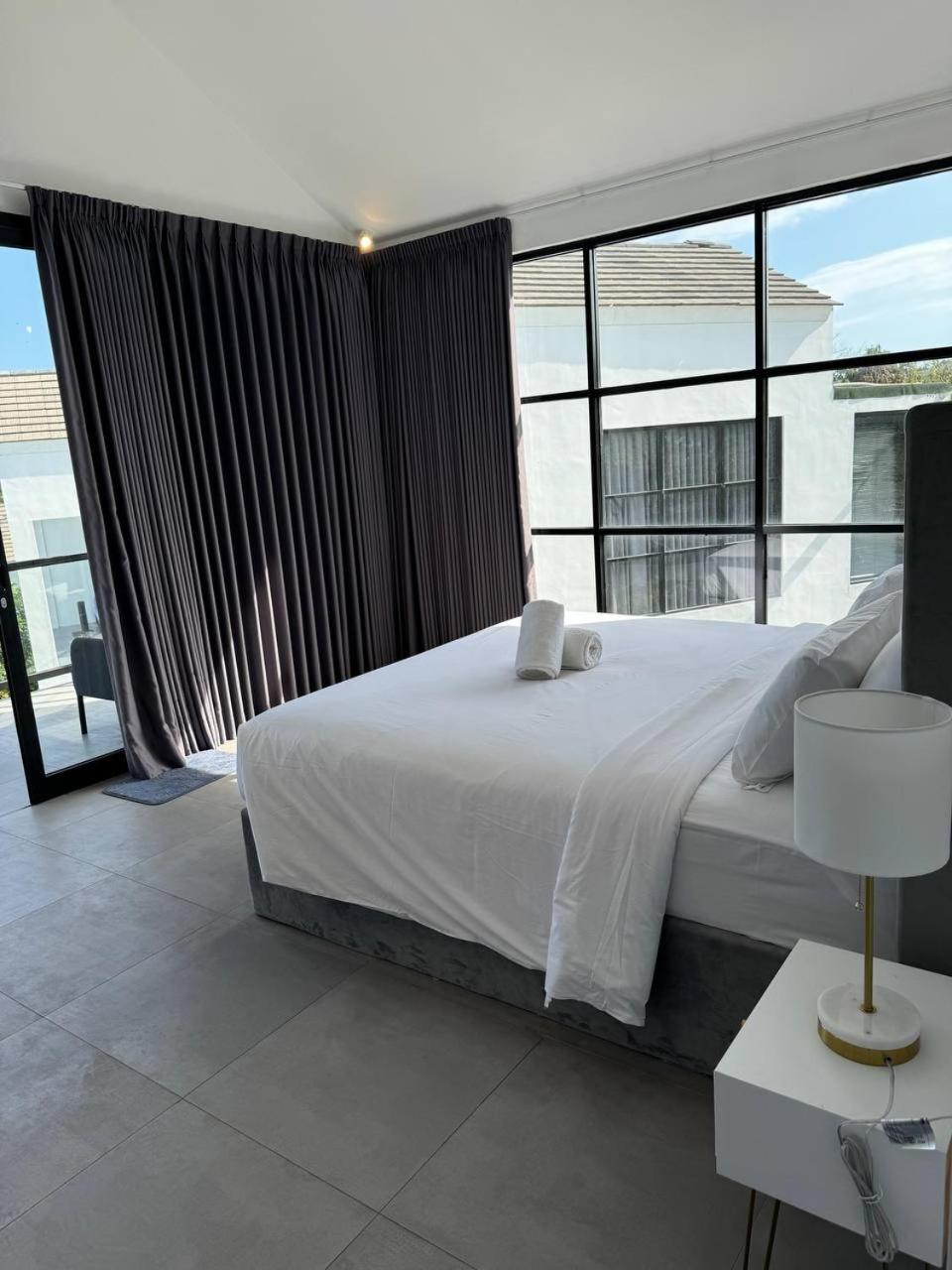 Deluxe Double Room with Balcony and Sea View