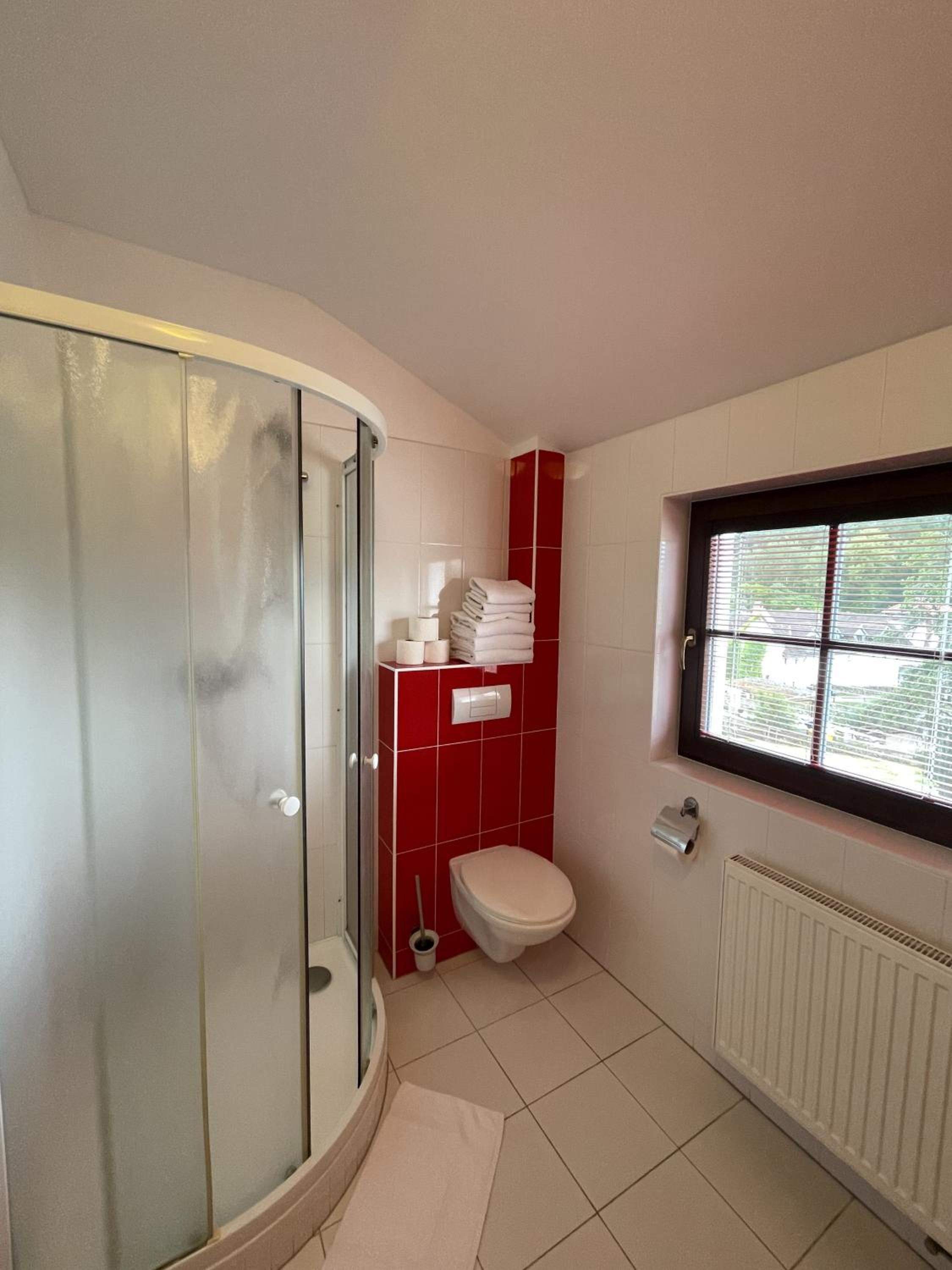 Double or Twin Room - Photo 4