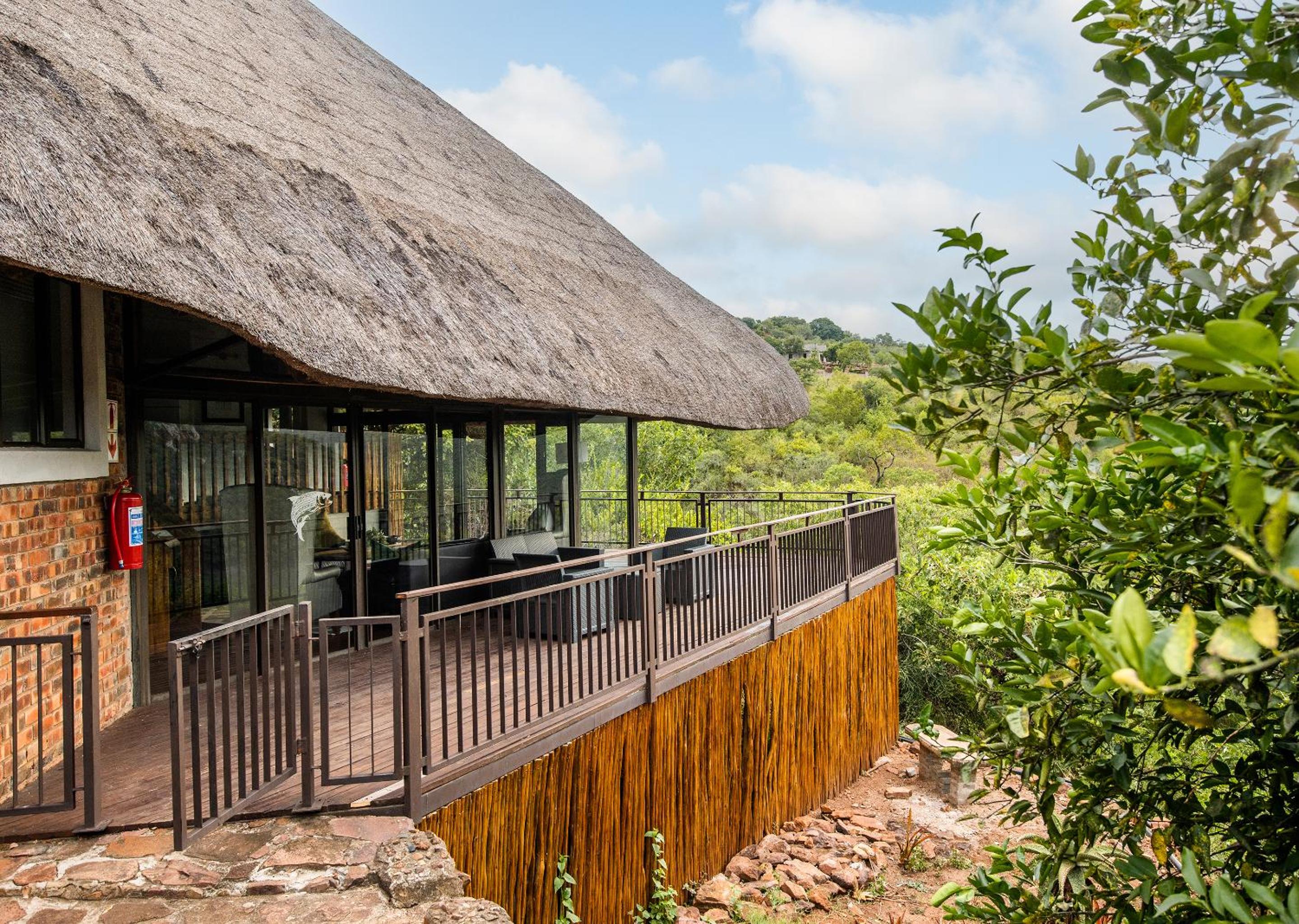 Villa with Private Pool - Photo 4