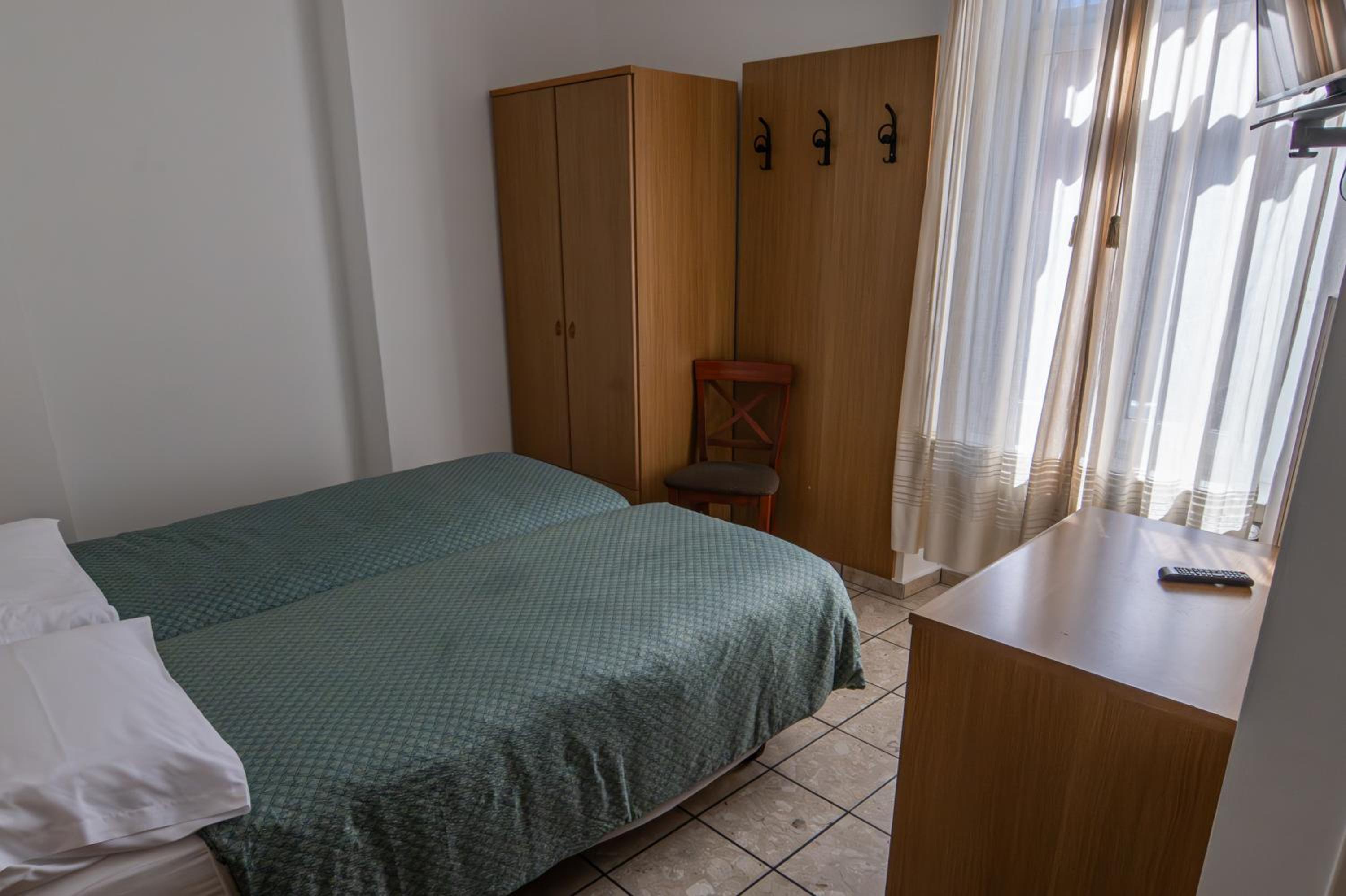 Quadruple Room - Photo 1
