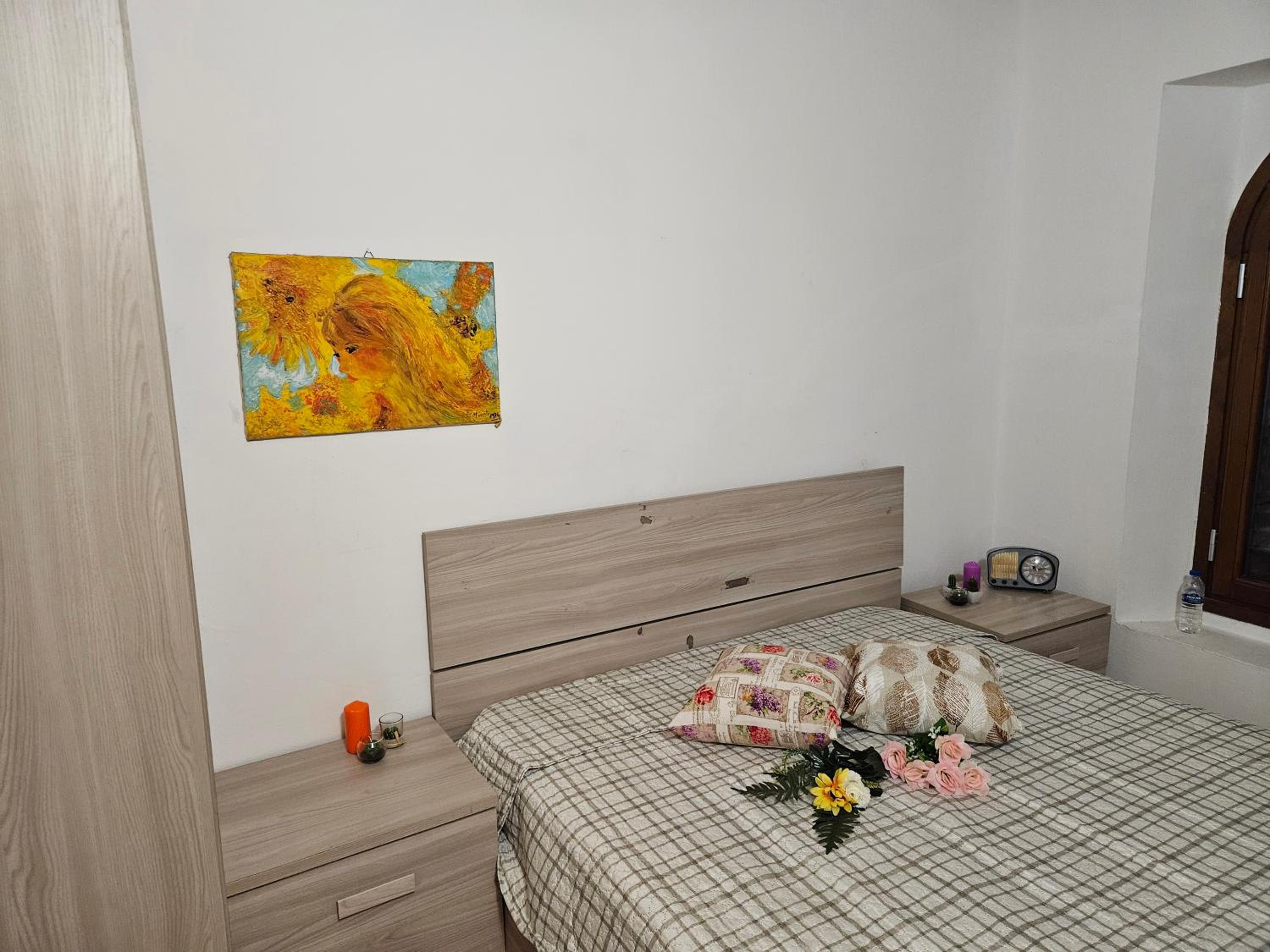 Three-Bedroom House photo 2