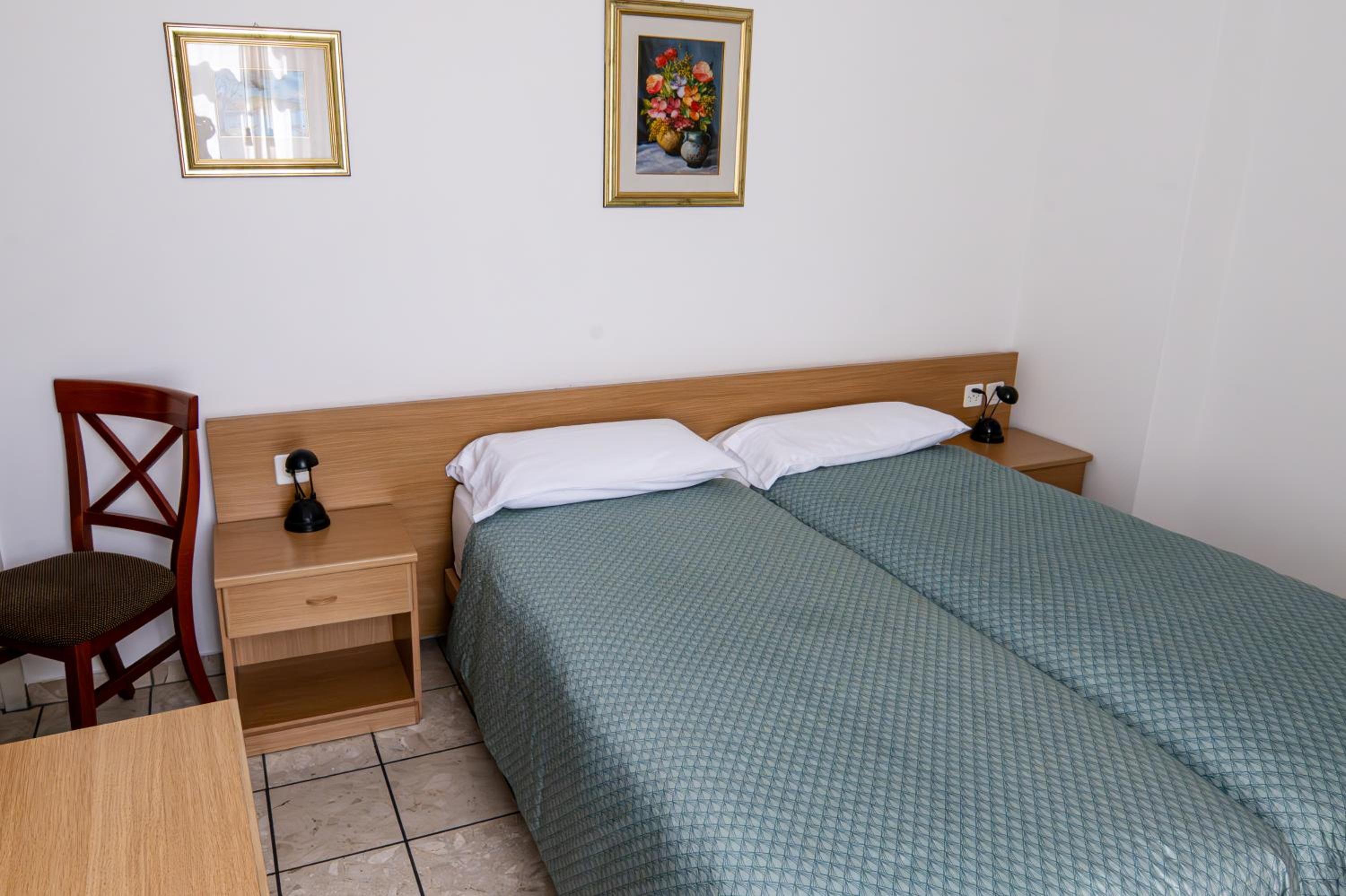 Quadruple Room - Photo 6
