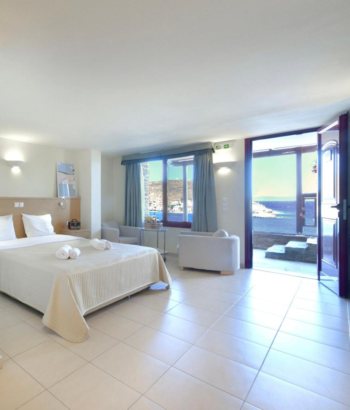 Deluxe Triple Room with Sea View
