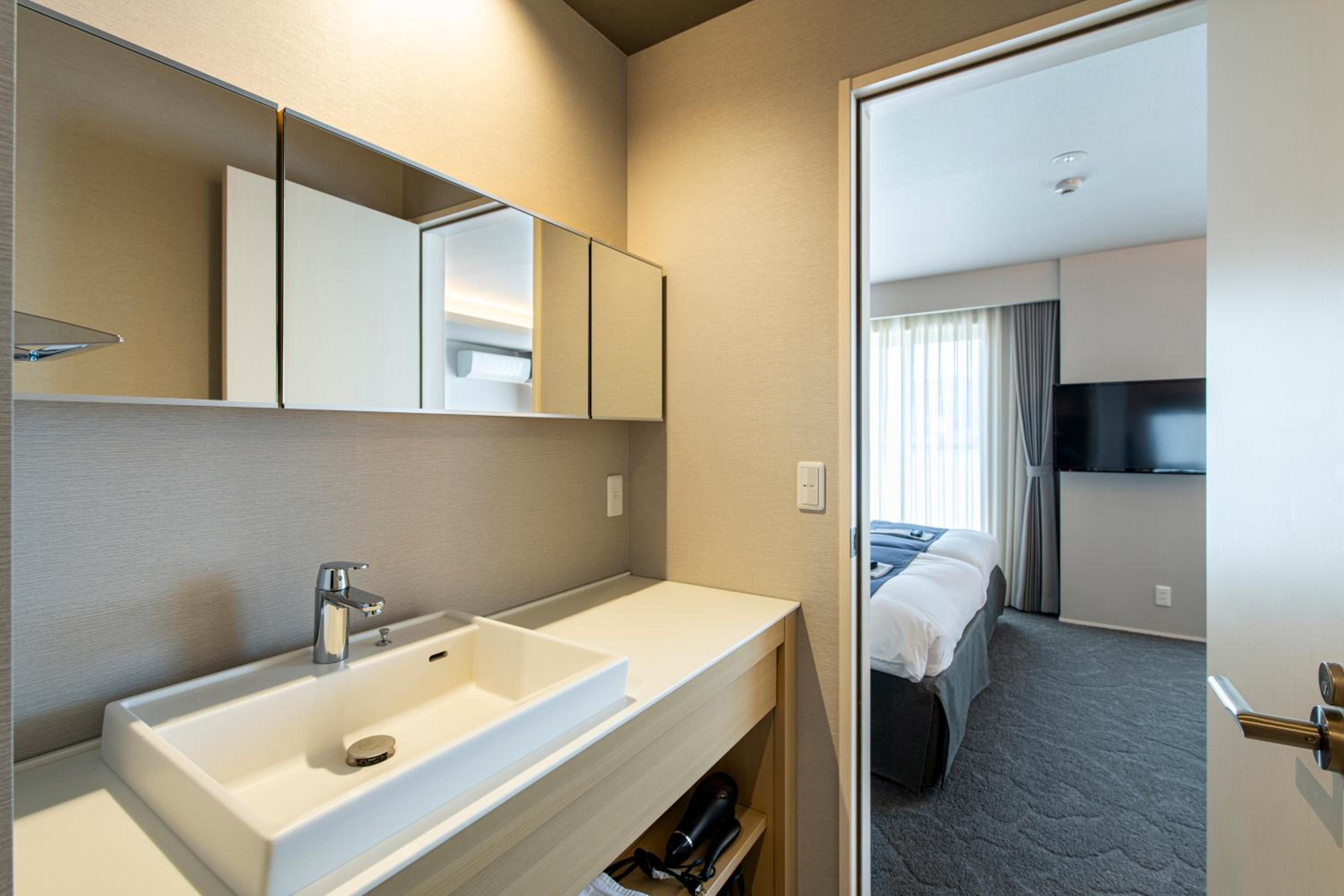 Suite - Photo 2
