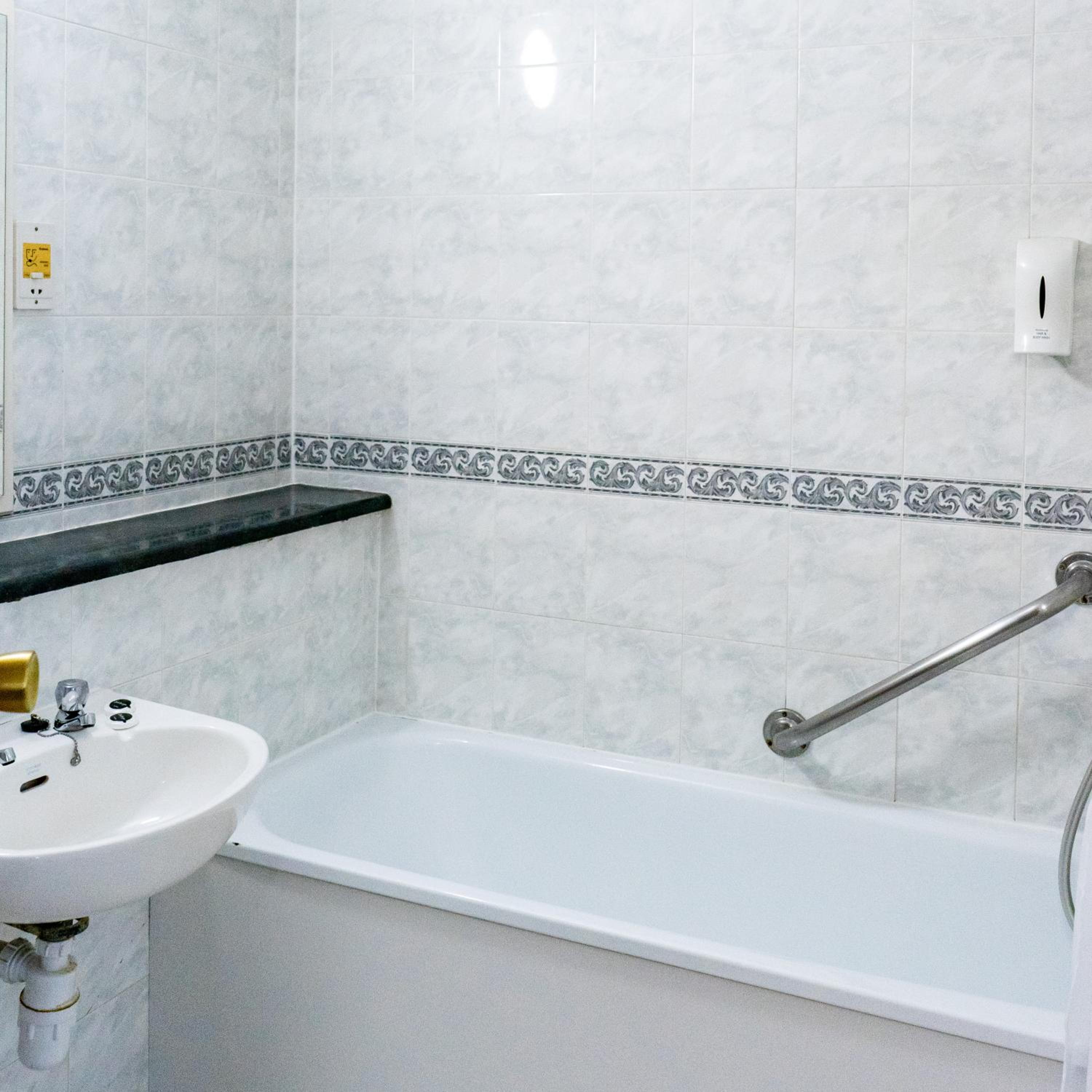 Double Room - Photo 4