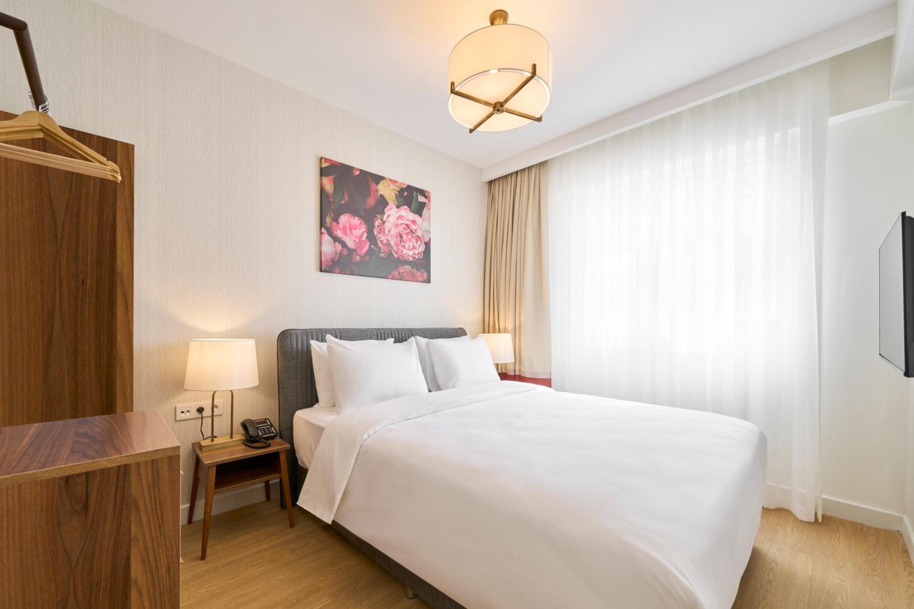 One-Bedroom Apartment with Garden View photo 1