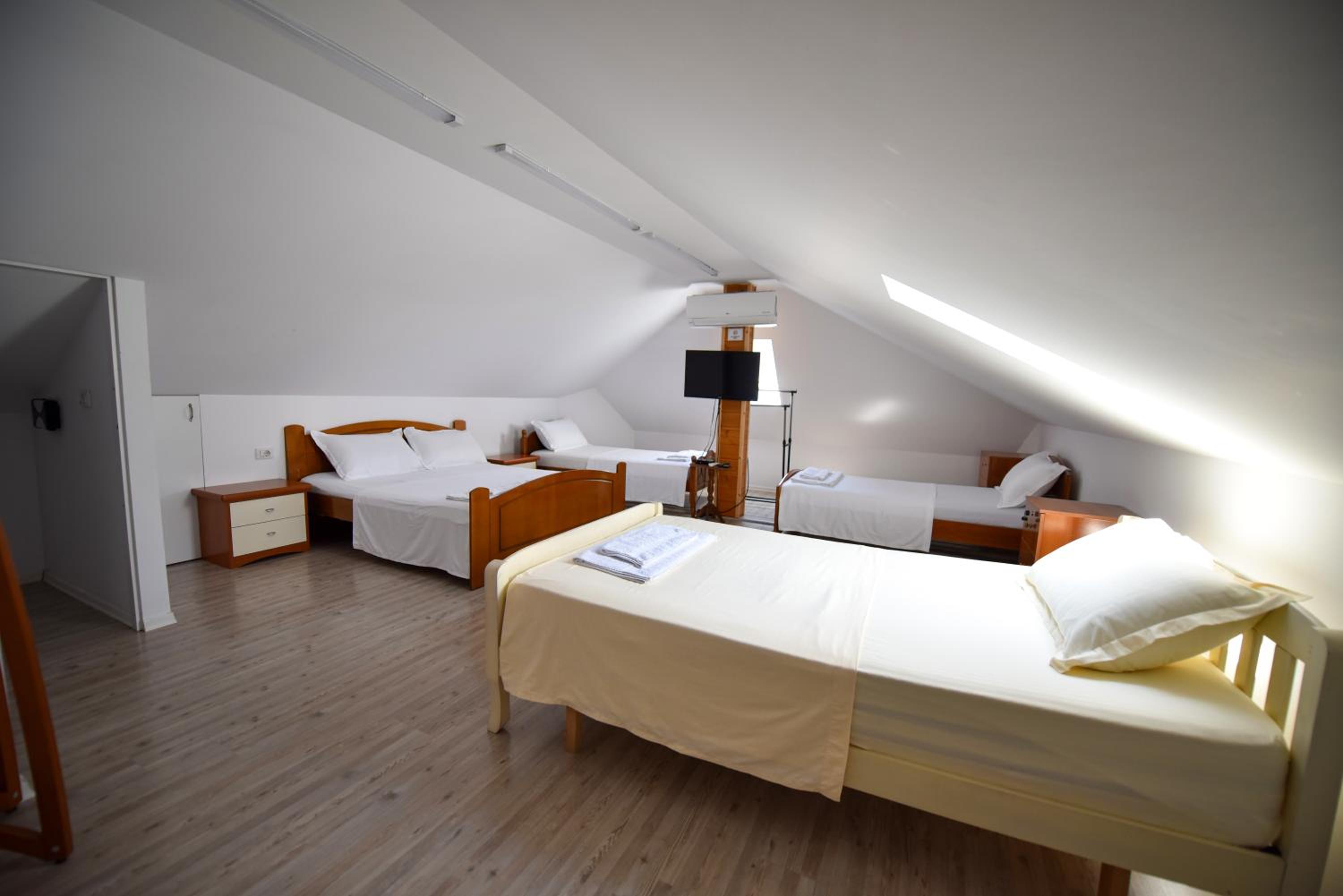 One-Bedroom House photo 1