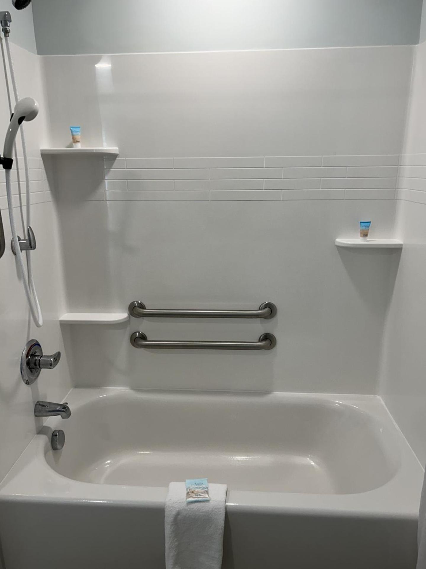 The Admiral Hotel/Motel, Billede 3
