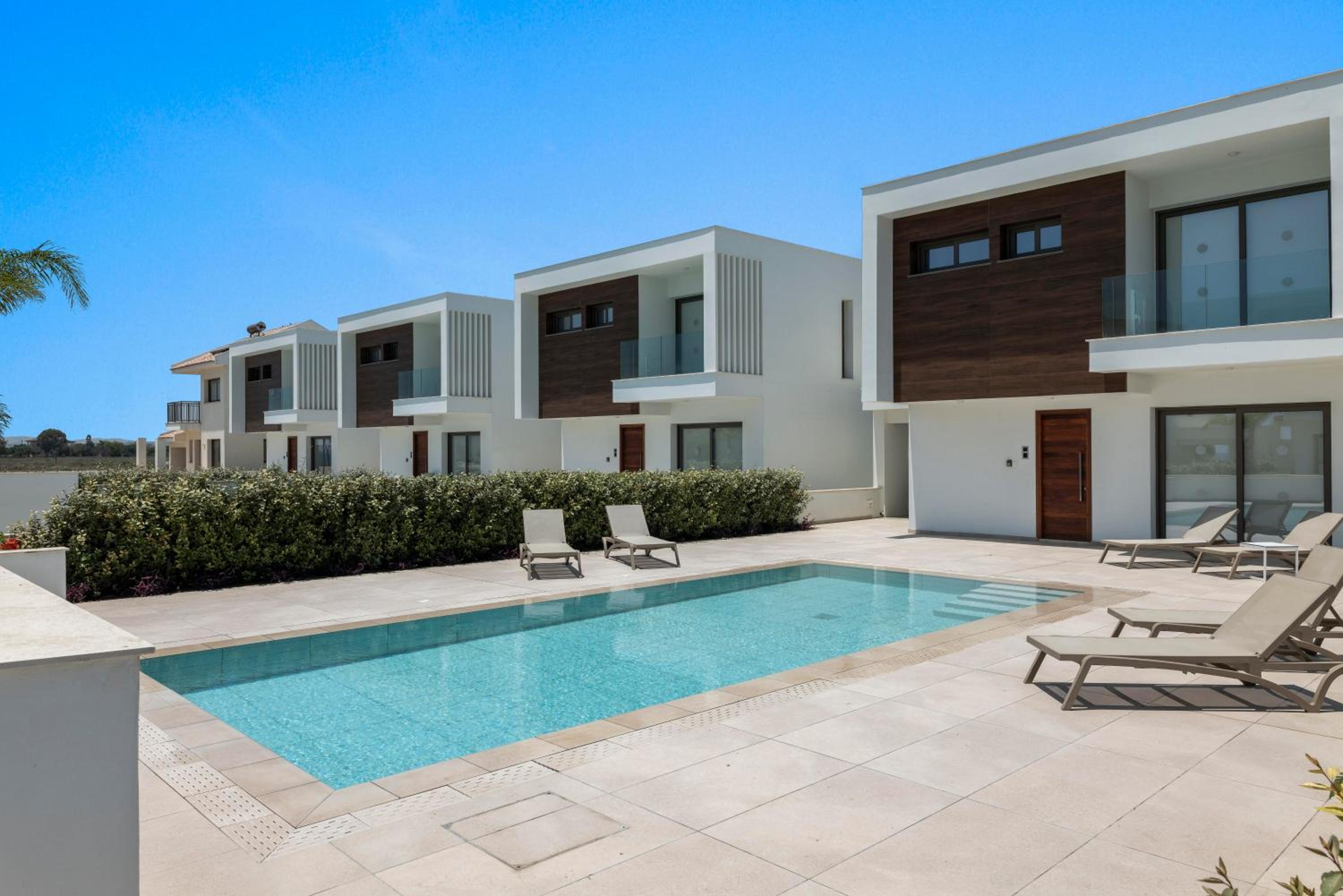 Three-Bedroom Villa photo 2