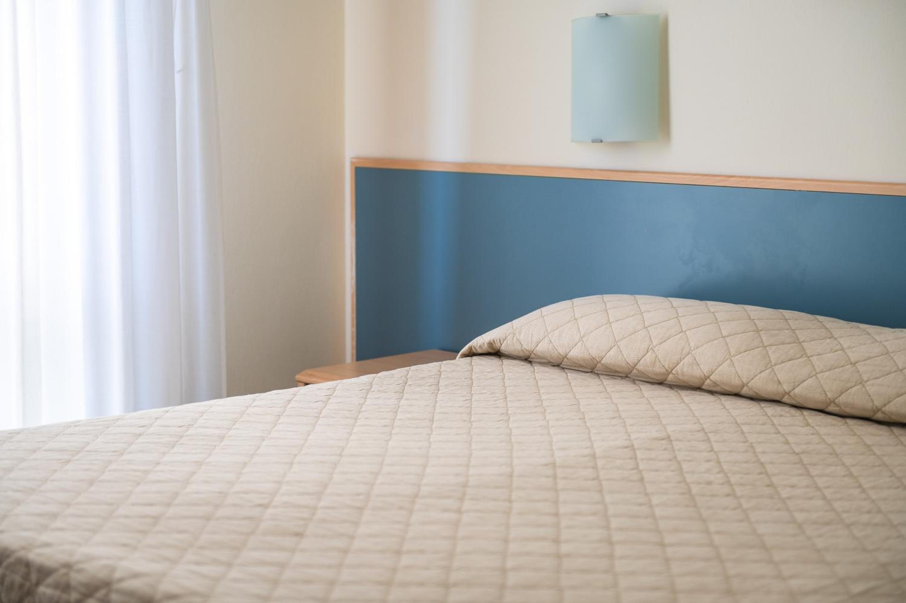 Standard Quadruple Room with Side Sea View photo 3