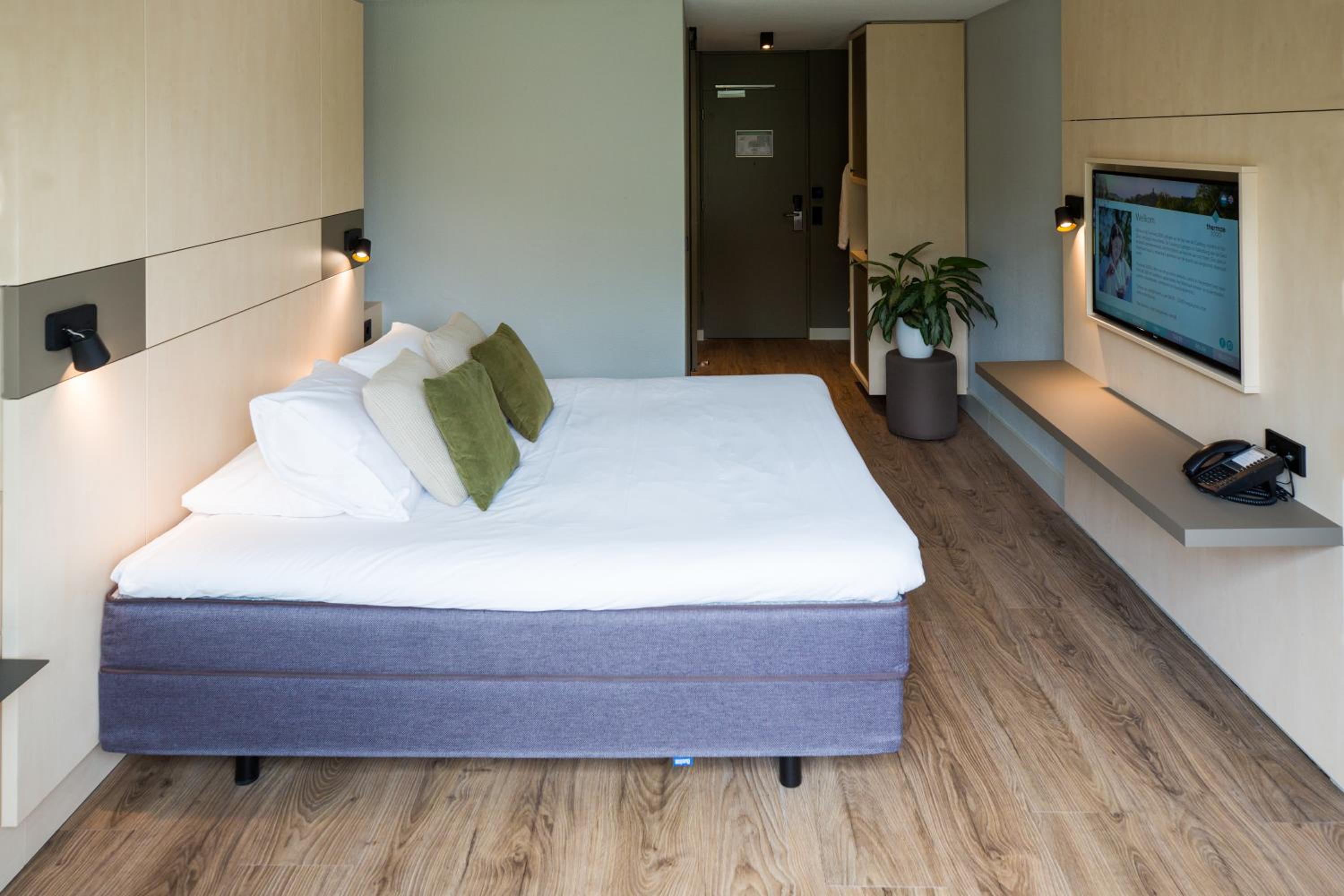 Standard King Room photo 3