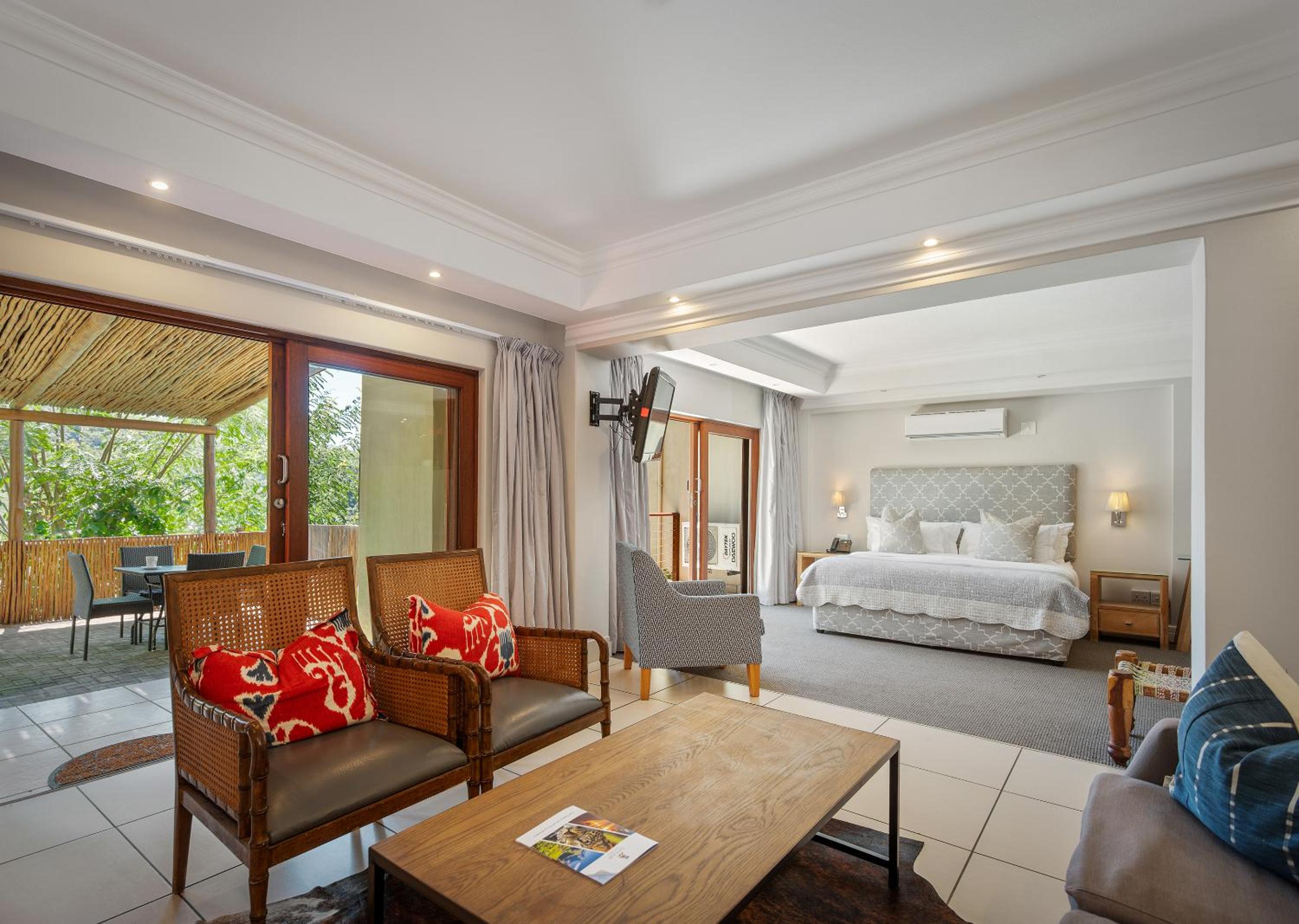 Executive Suite - Photo 7