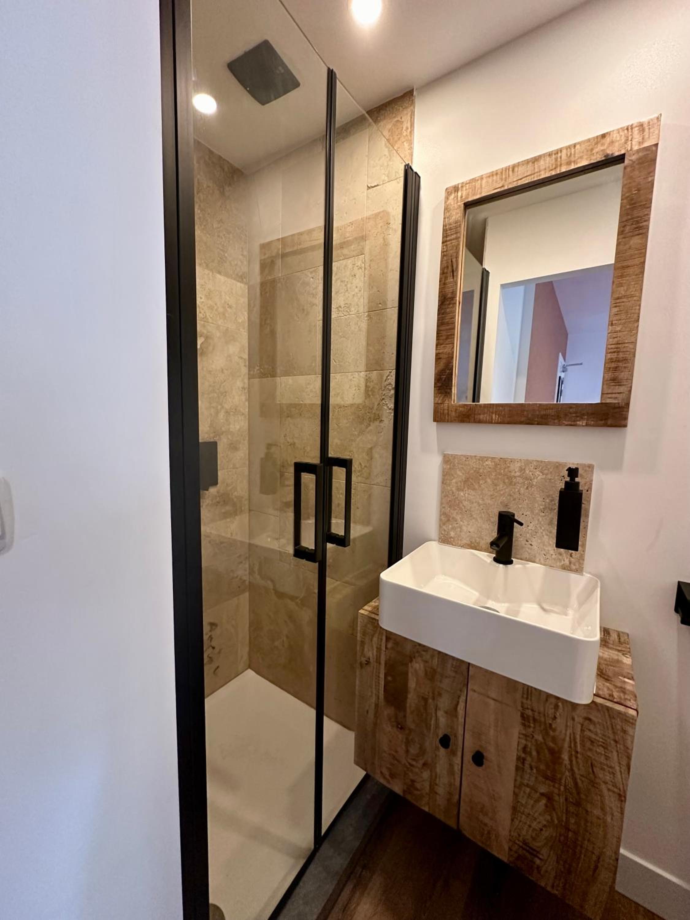 Double or Twin Room with Bathroom photo 2