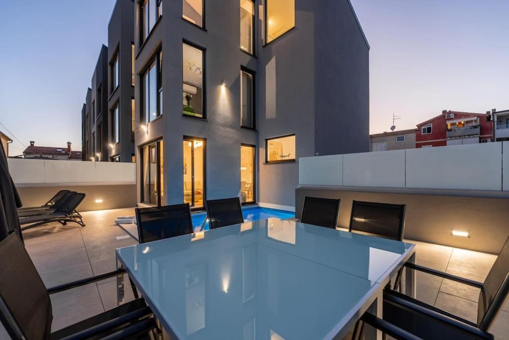 Villa photo 2