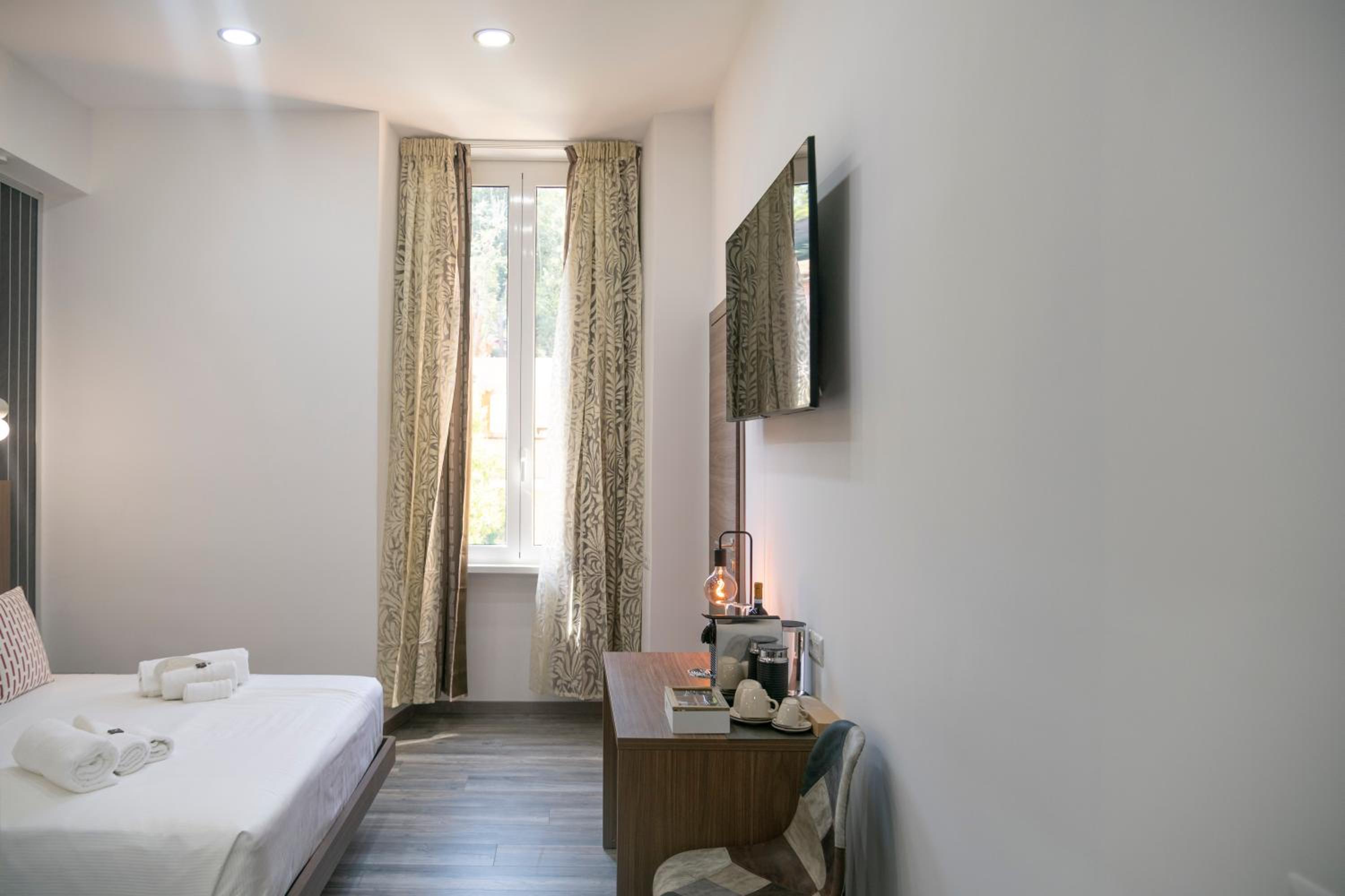 Superior King Room photo 3