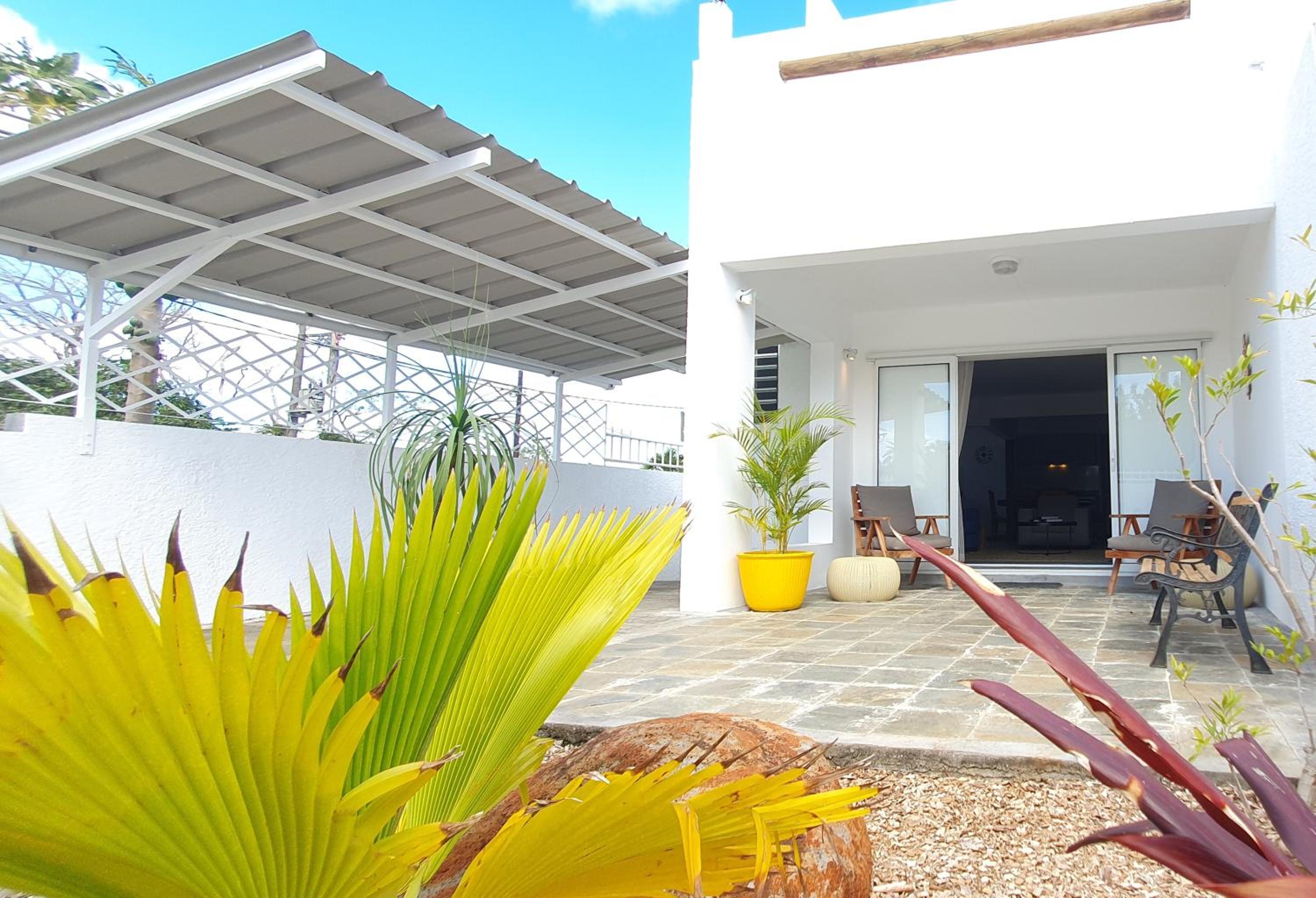 Three-Bedroom House photo 2