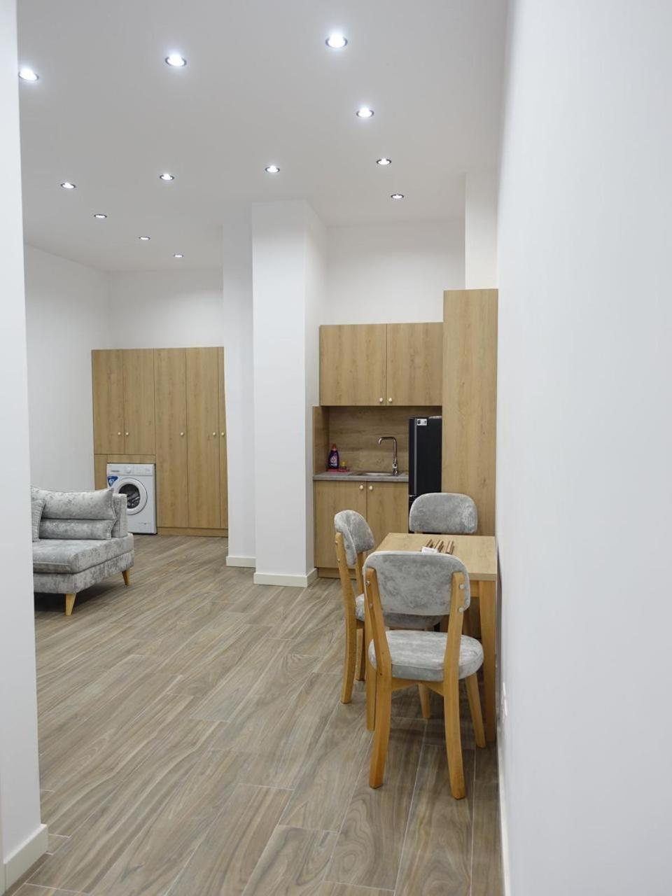 One-Bedroom Apartment with Balcony photo 1