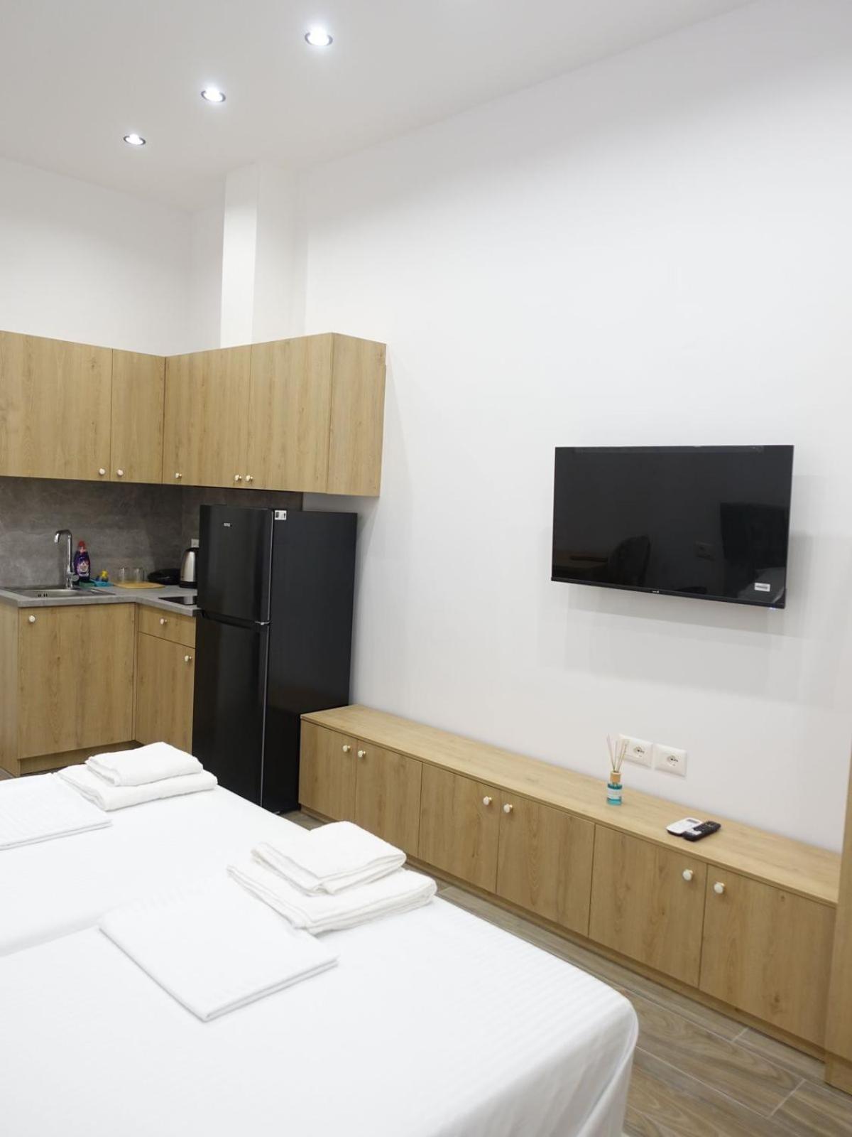 Studio Apartment with Balcony photo 1