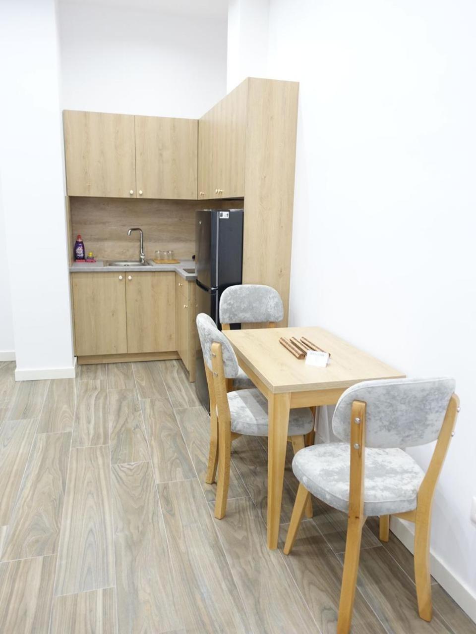 One-Bedroom Apartment with Balcony photo 2
