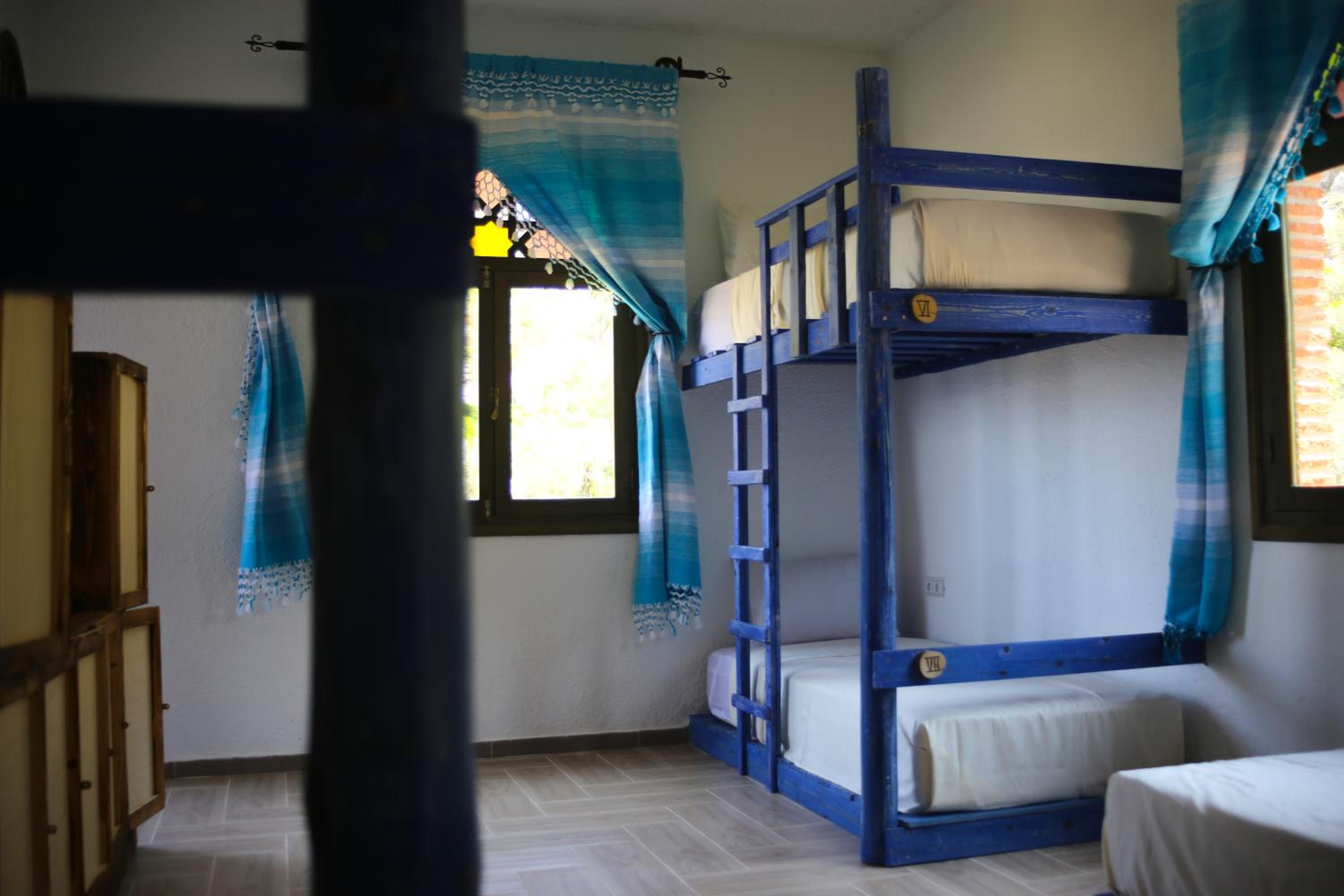 Bed in 6-Bed Mixed Dormitory Room photo 2