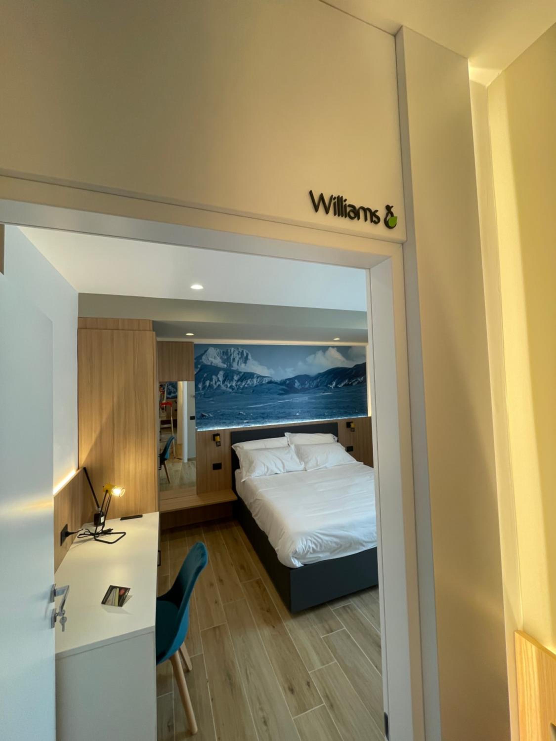Large Double Room photo 1