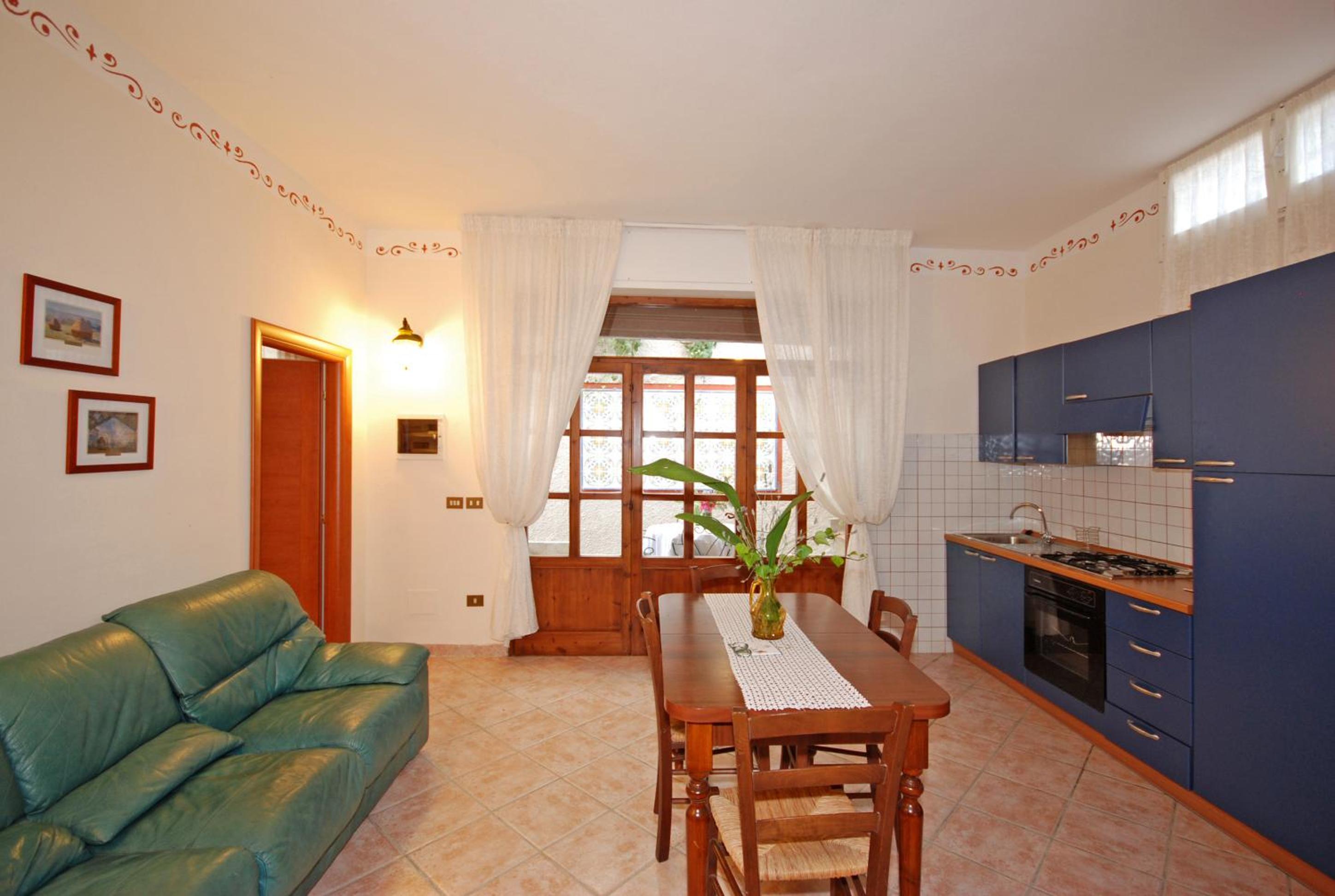 Apartment photo 3
