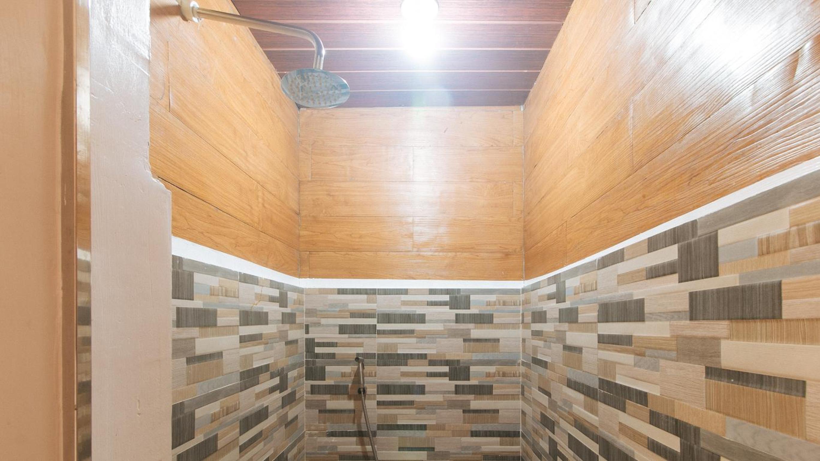 Family Room - Photo 13